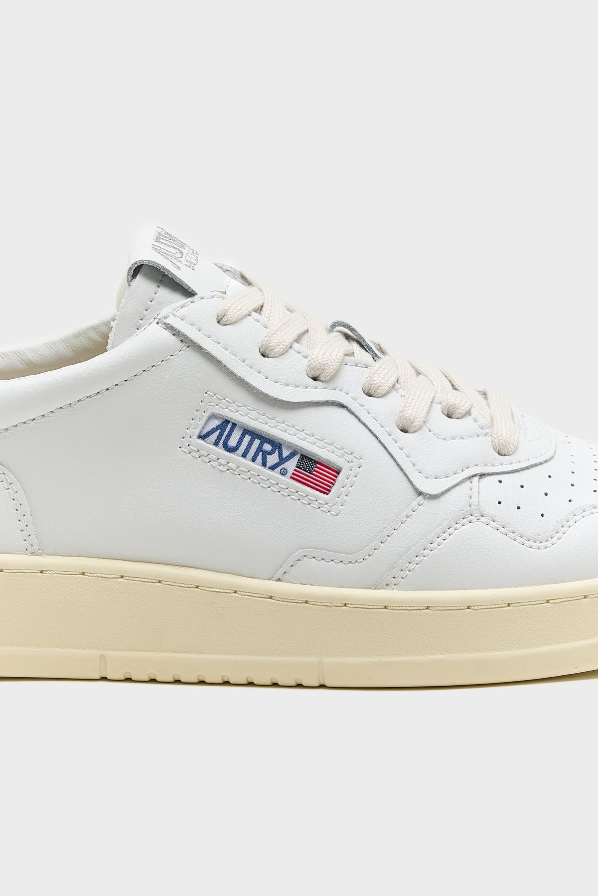 Medalist Low for Men (242 / M / WHITE)