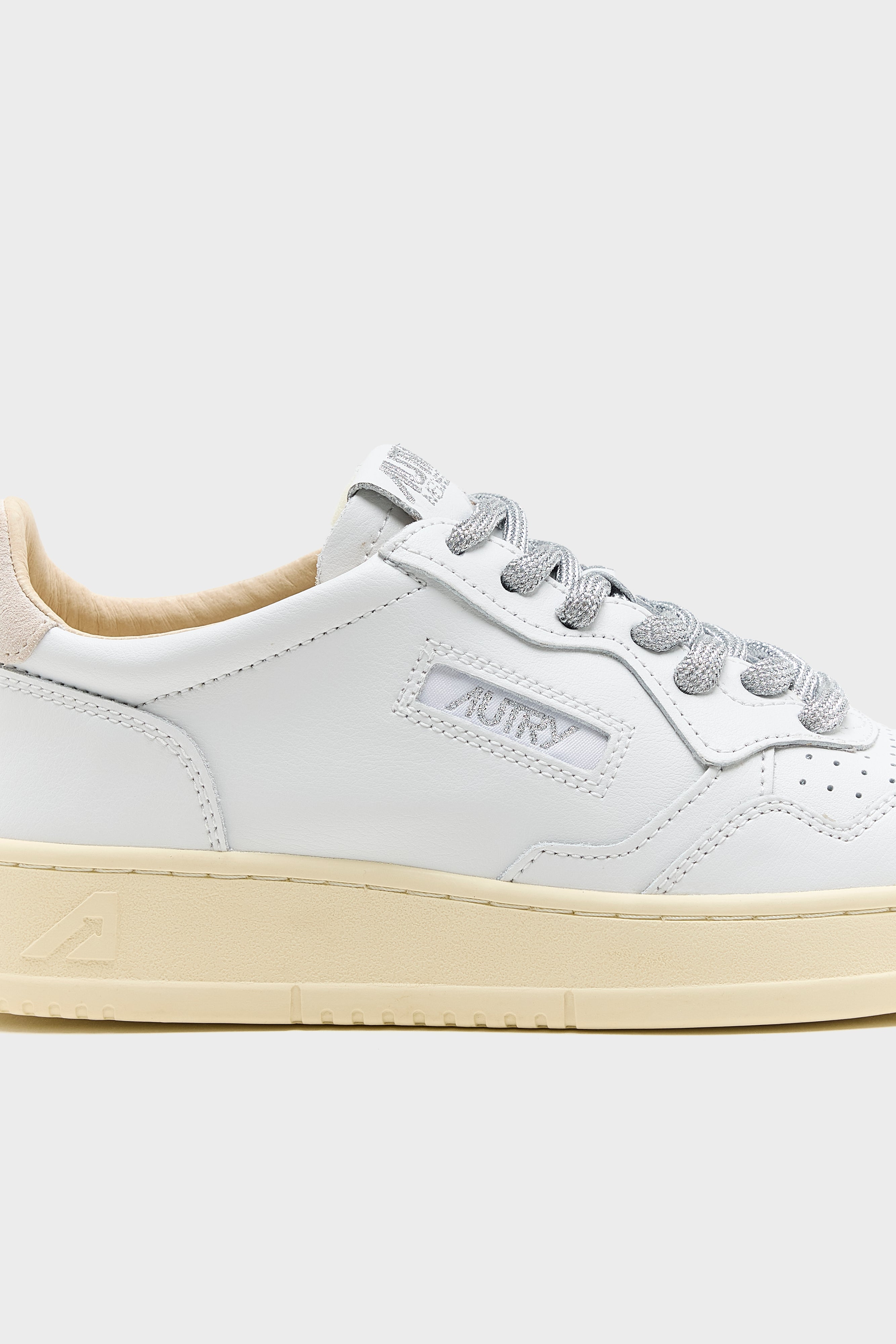 Medalist Low for Women (261 / W / SILVER)