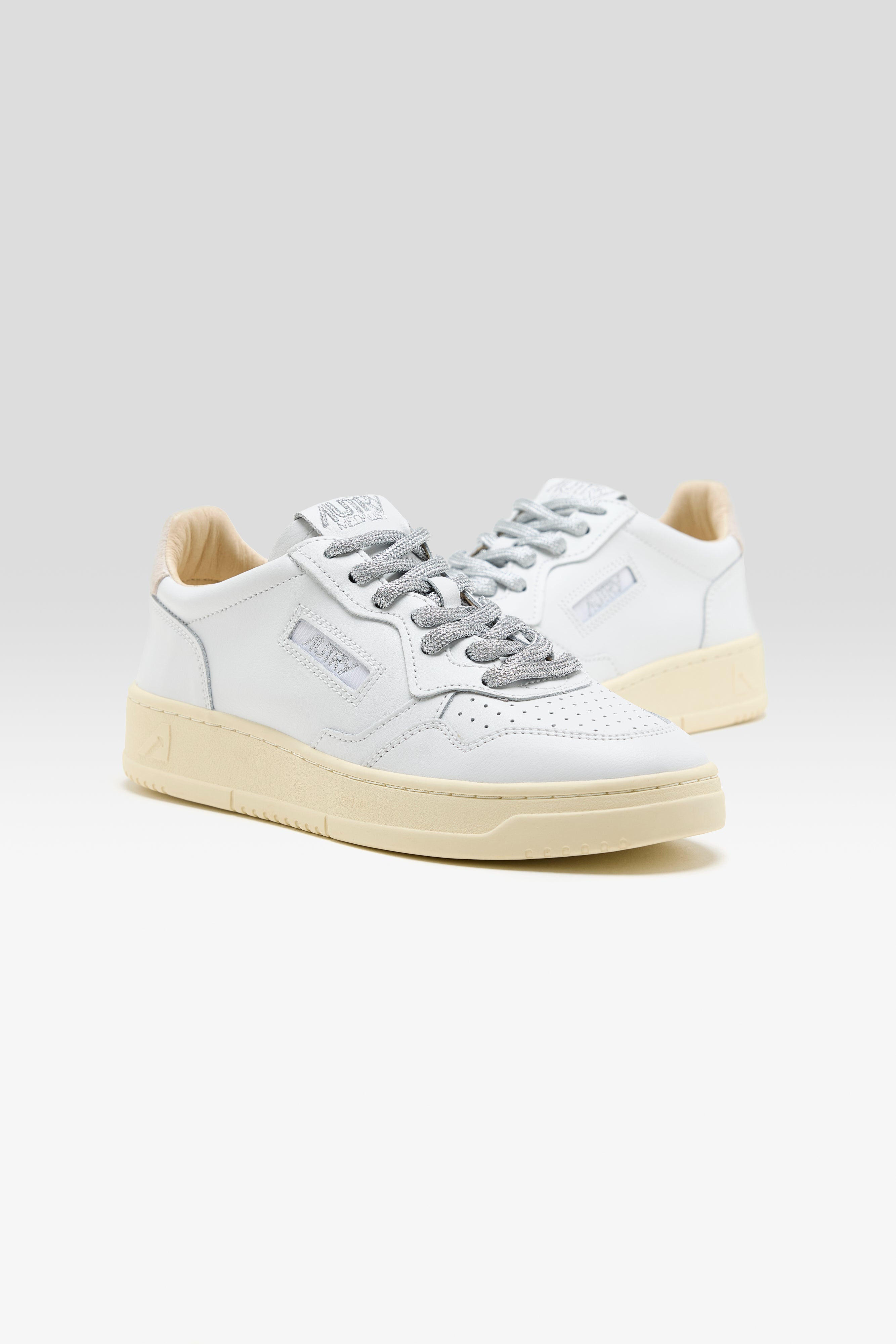 Medalist Low for Women (261 / W / SILVER)