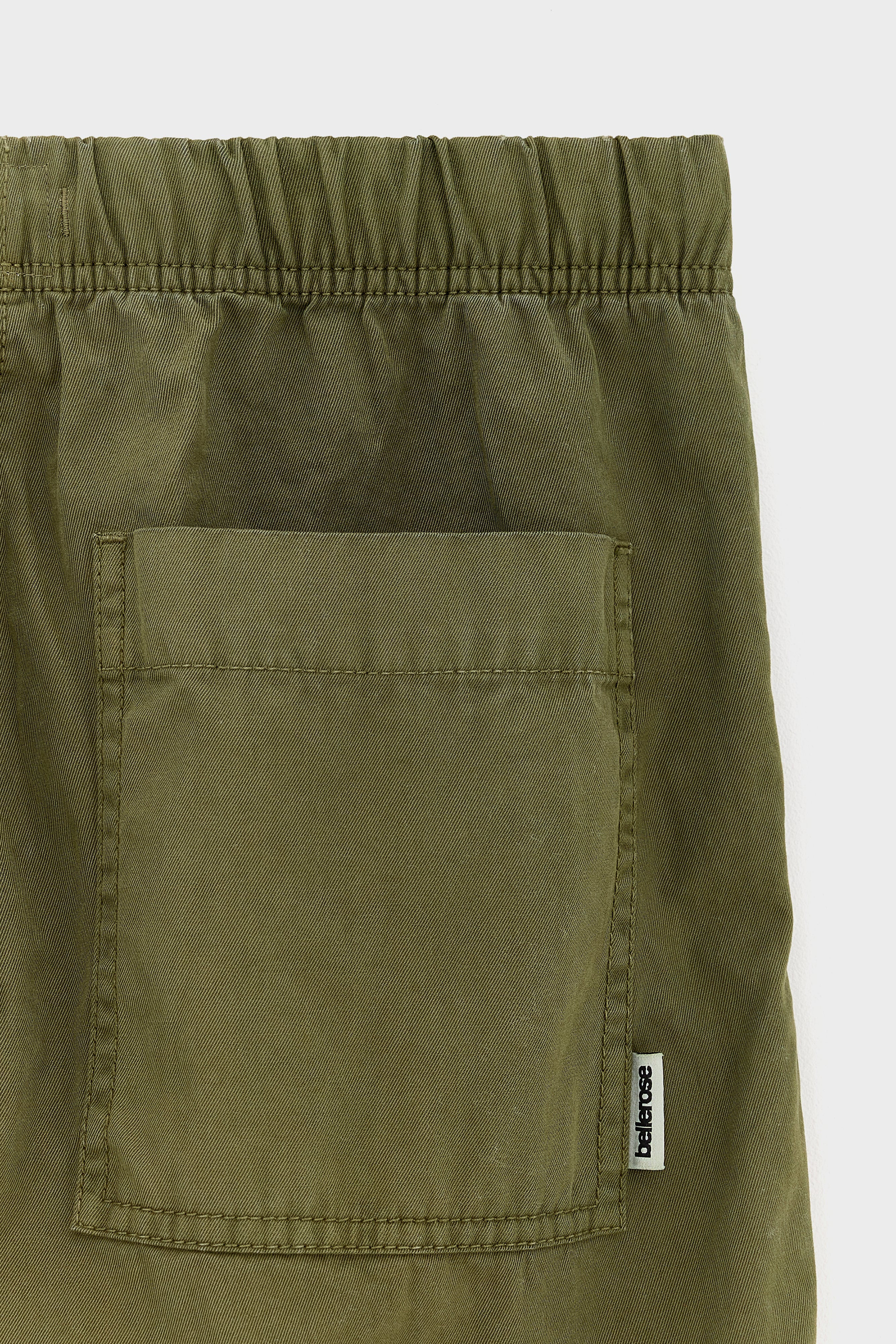 Wessly baggy trousers (261 / B / ARMY)