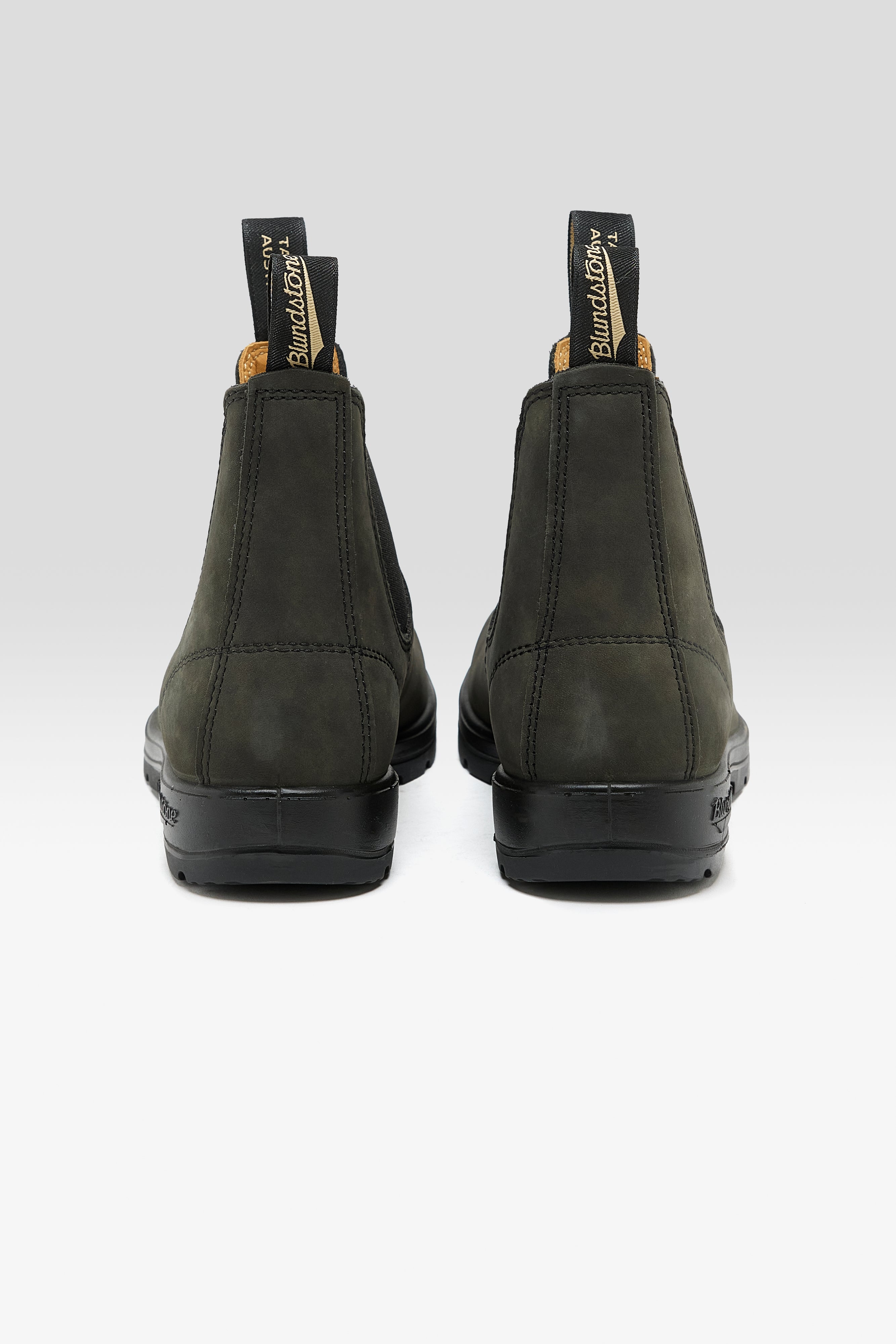 587 Classic Chelsea Boots for Women (252 / W / BLACK)