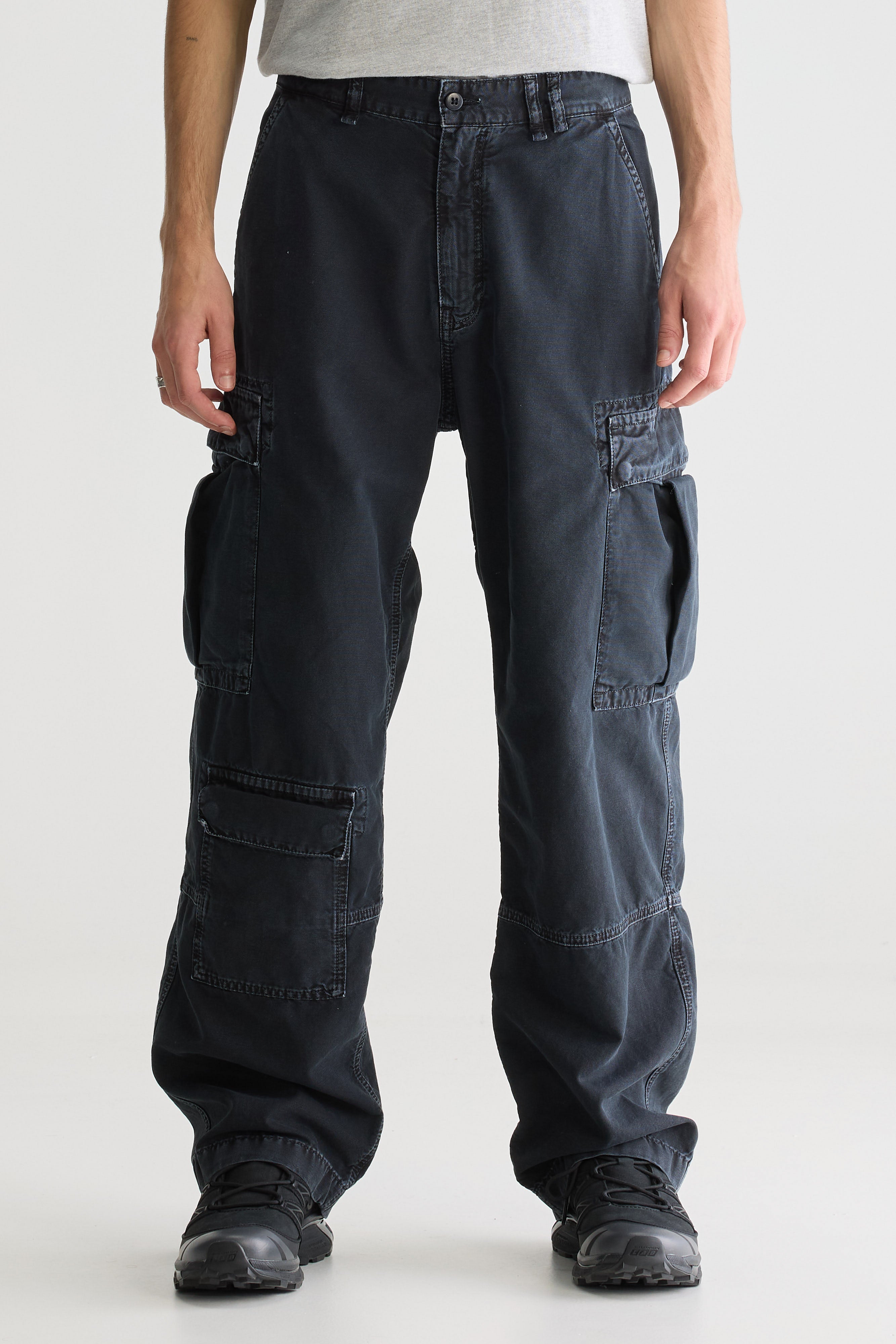 Kubi relaxed trousers (251 / M / CHARCOAL)