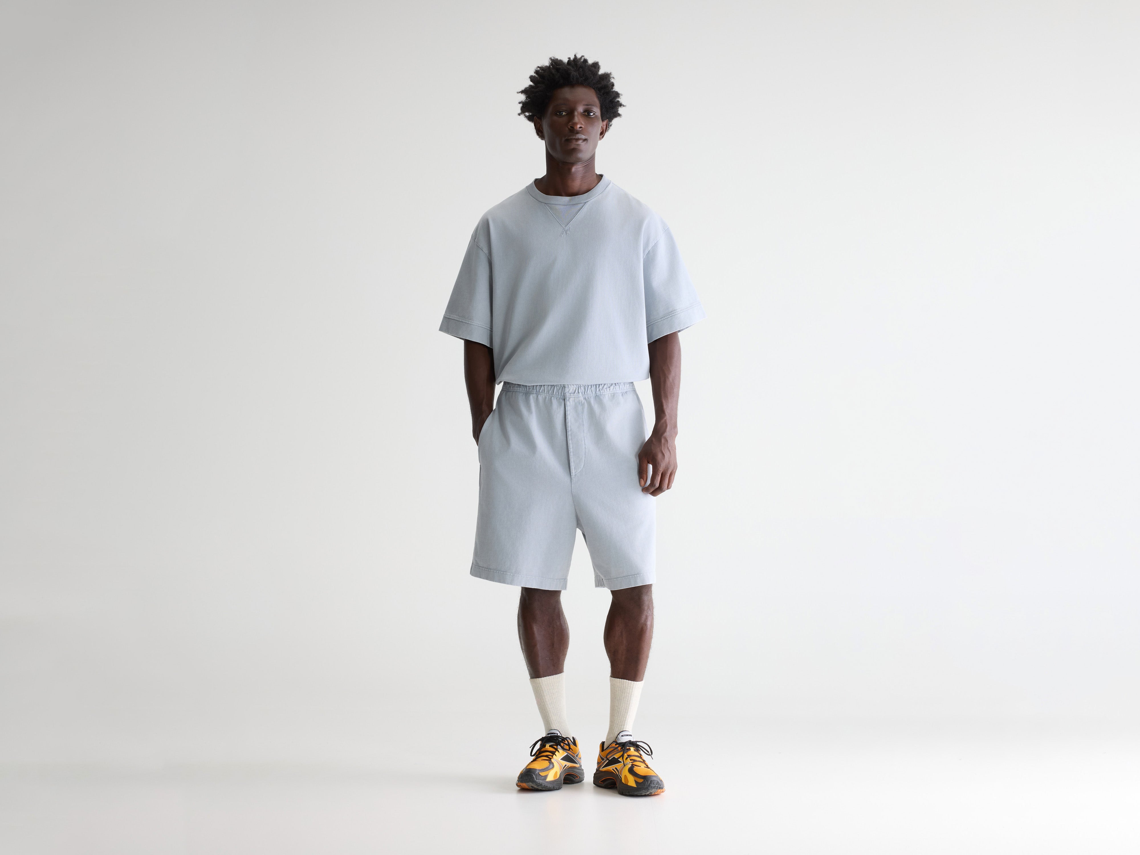 Flank wide shorts (261 / M / GLOOMY)
