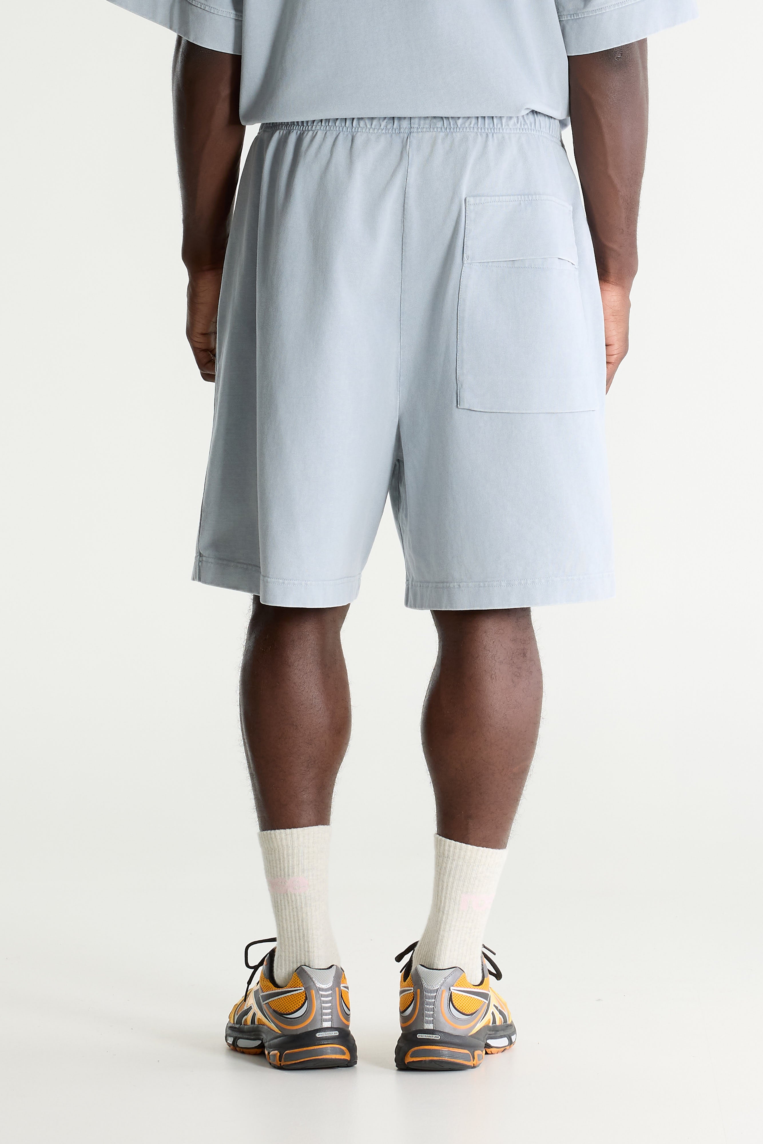 Flank wide shorts (261 / M / GLOOMY)