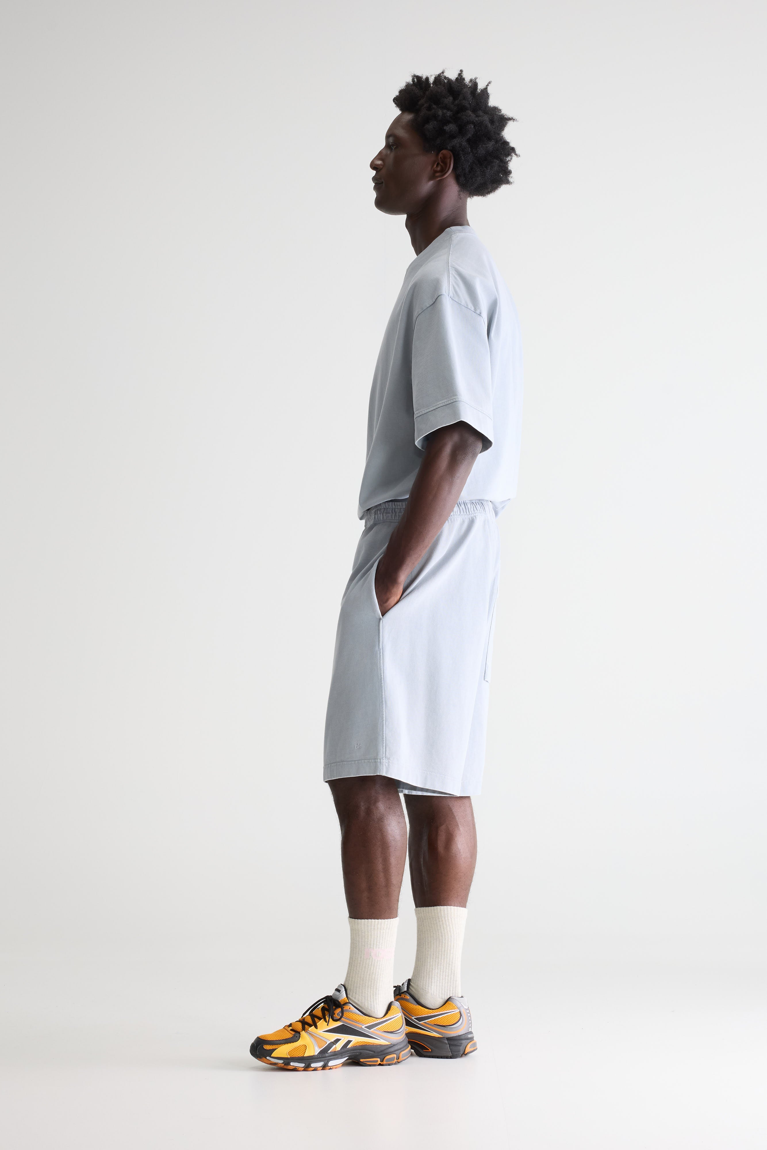 Flank wide shorts (261 / M / GLOOMY)