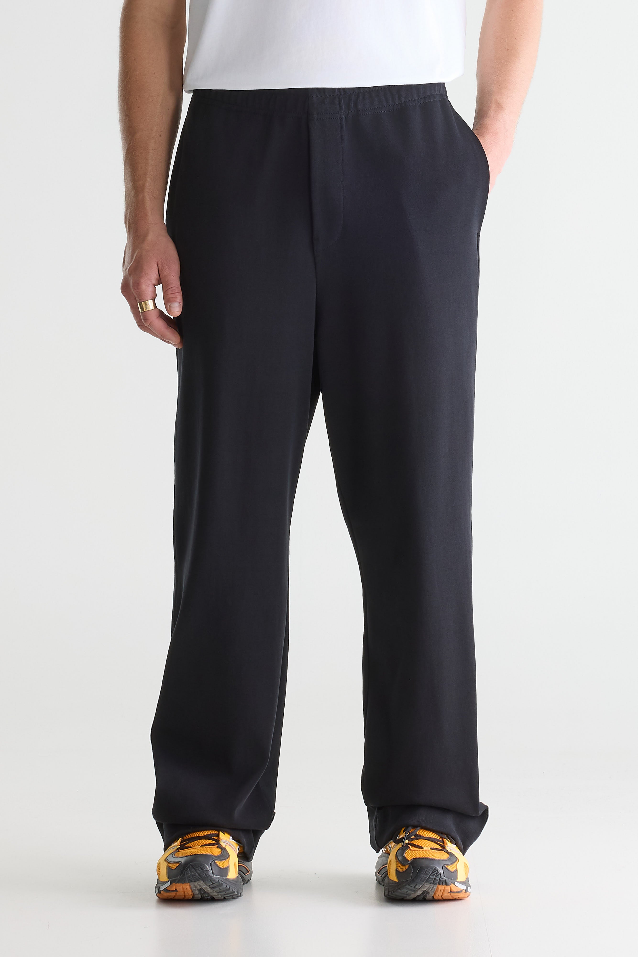 Flown wide jogging pants (261 / M / BLACK)
