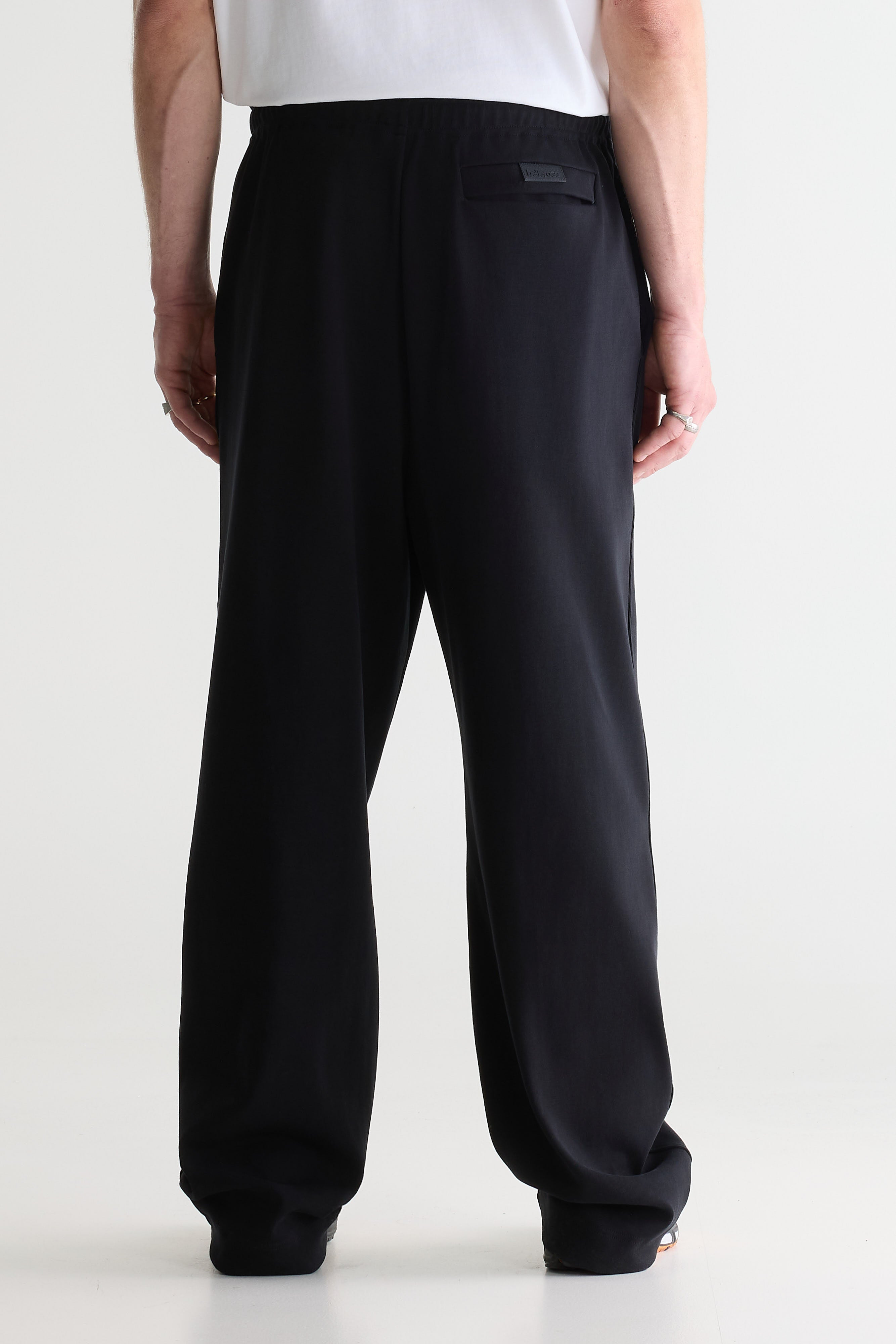 Flown wide jogging pants (261 / M / BLACK)
