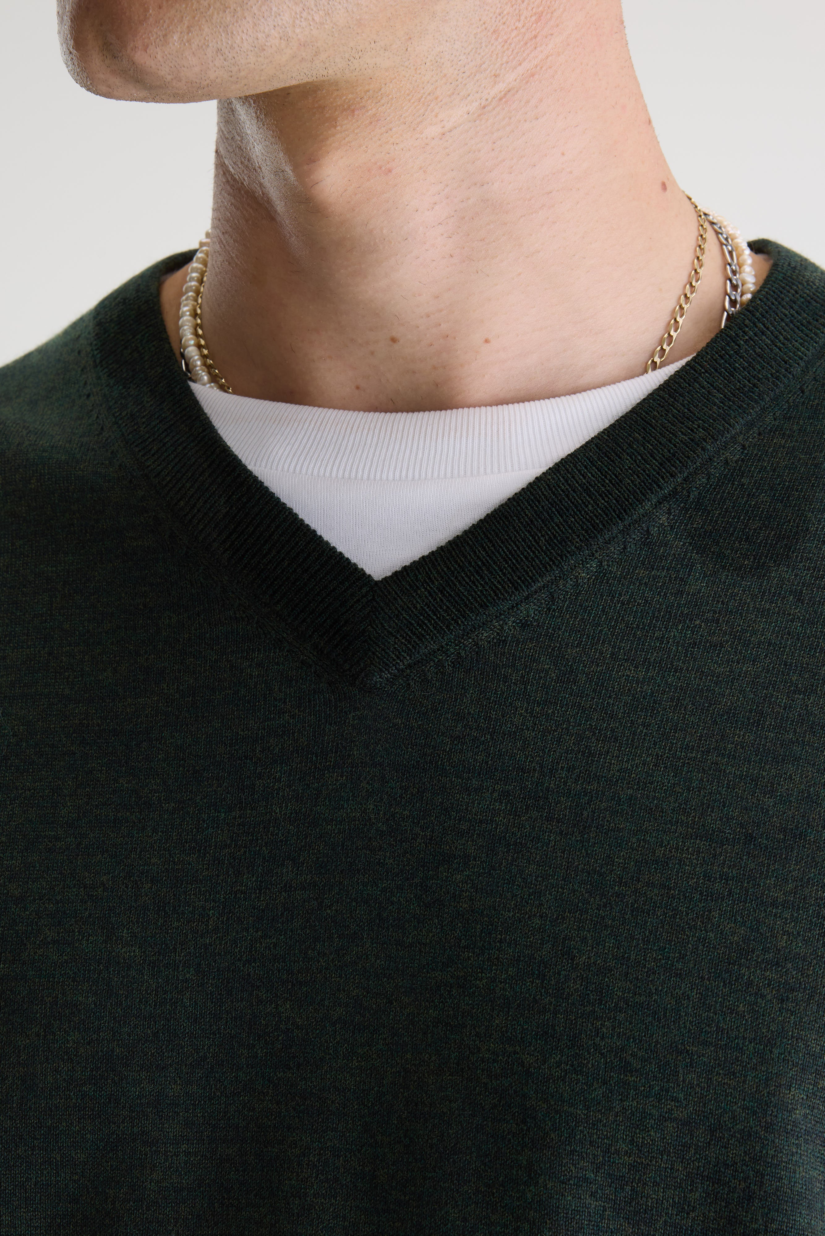 Dilwy v-neck sweater (261 / M / DARK OLIVE)