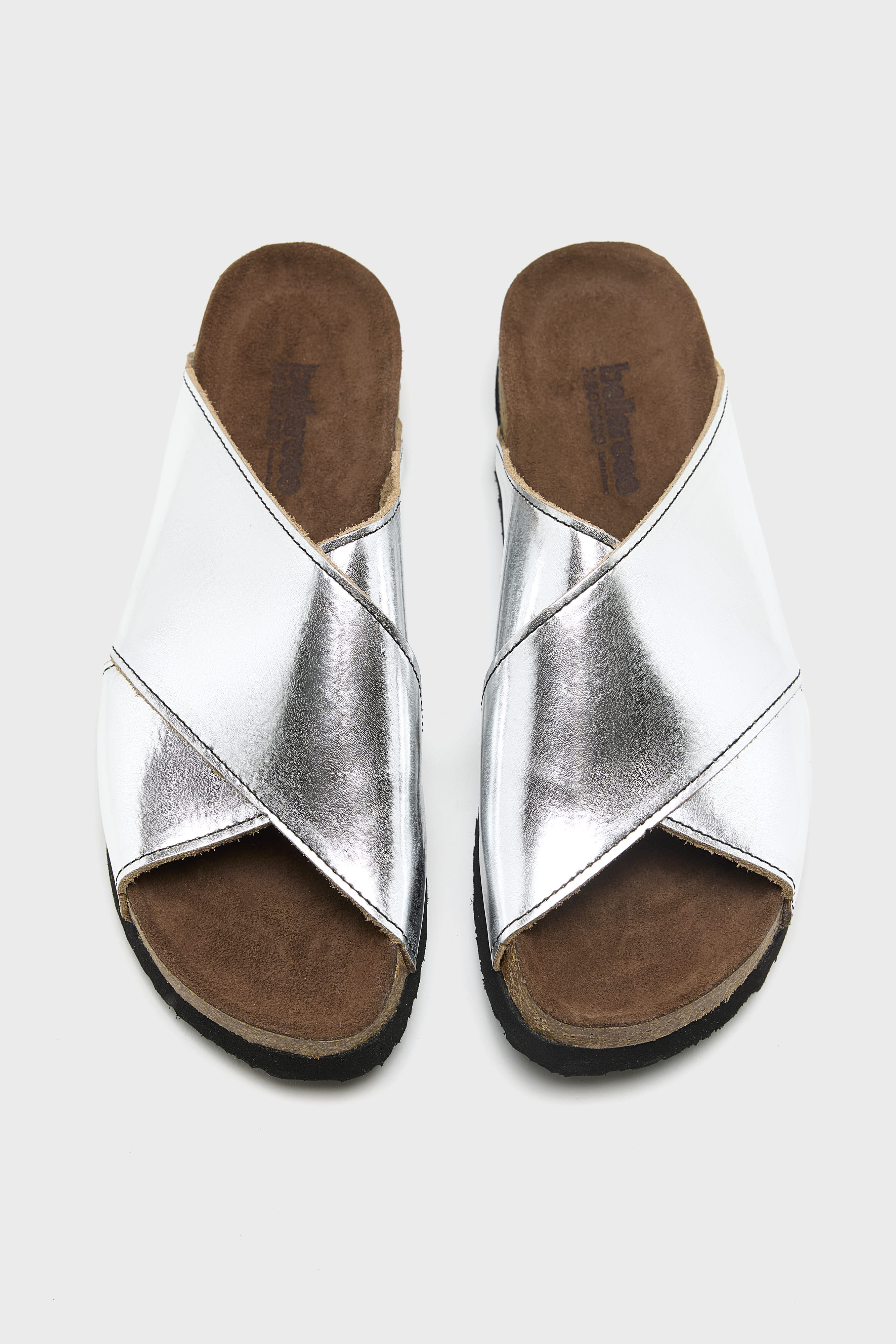 Metallic Leather Cross Sandals (261 / W / SILVER)