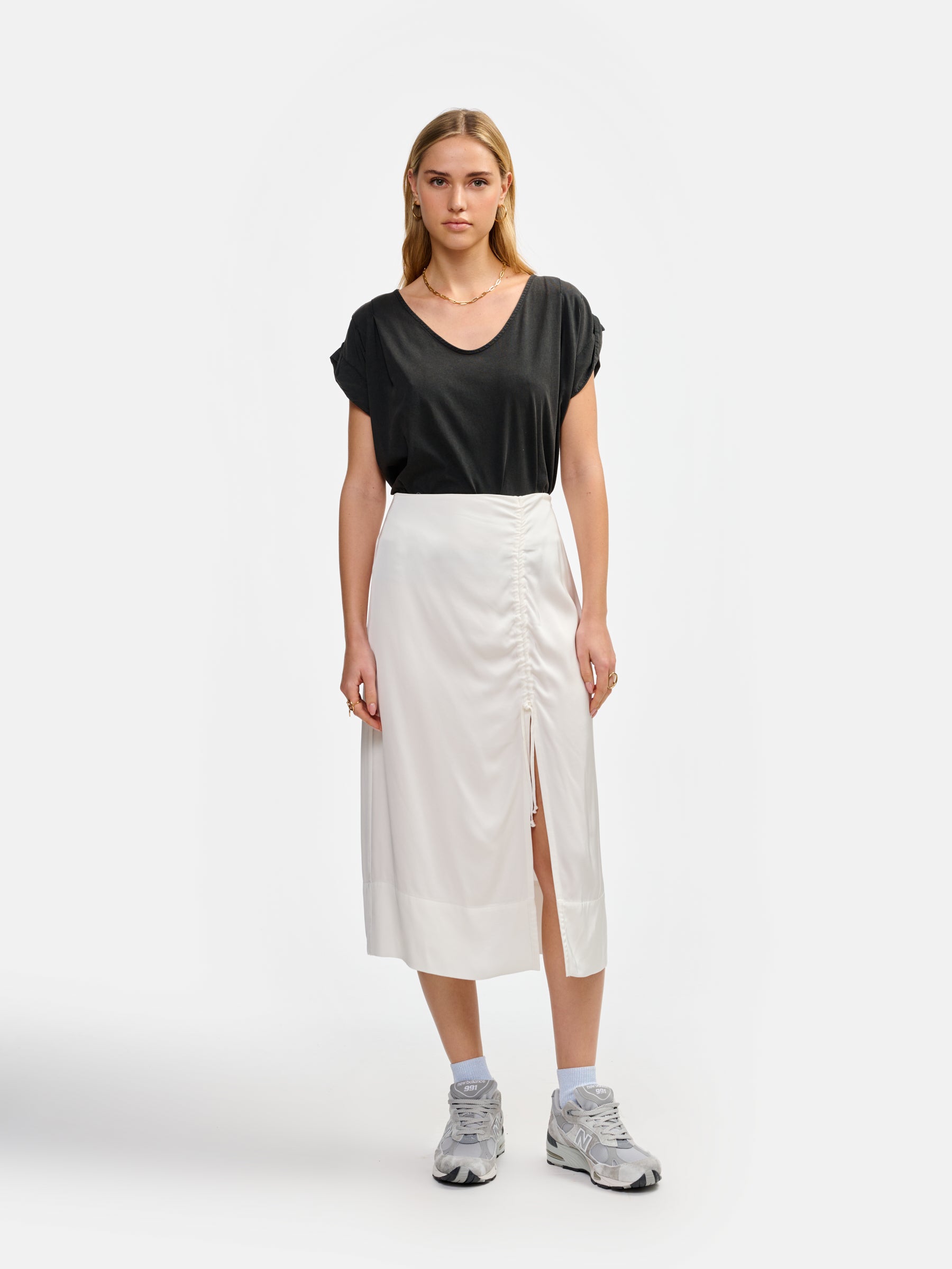alpha skirt (241 / W / OFF WHITE)