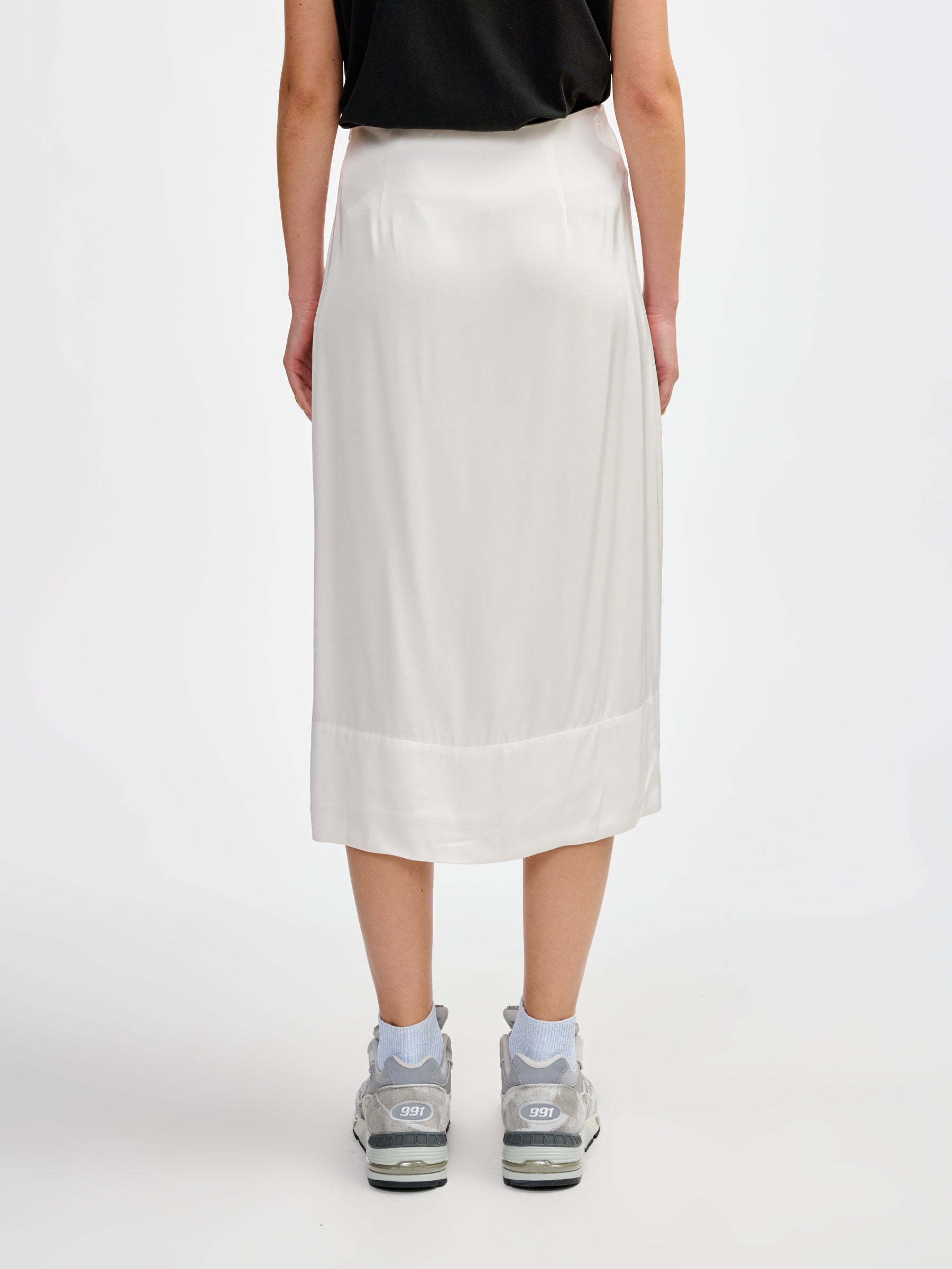 alpha skirt (241 / W / OFF WHITE)
