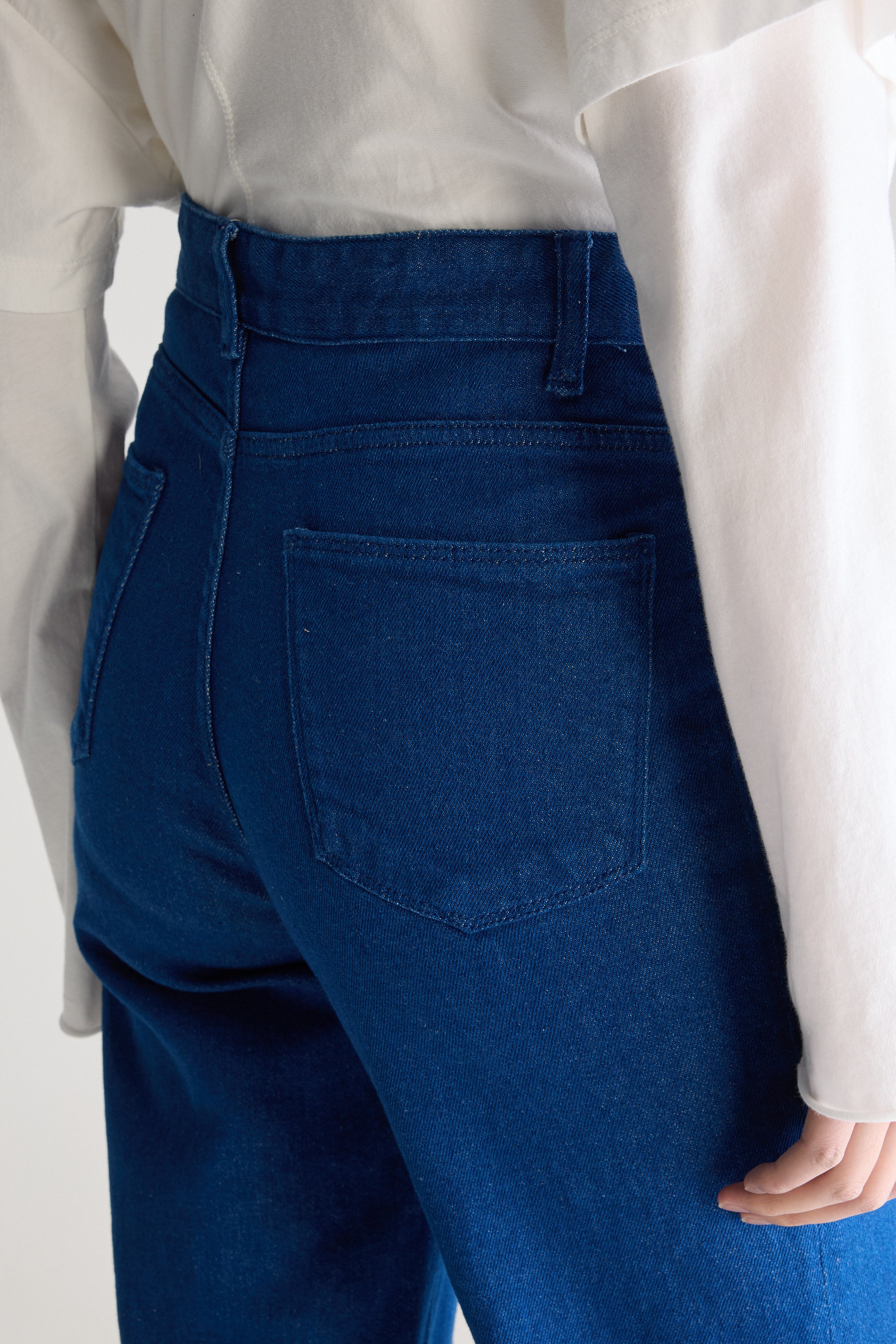 Park flared trousers (242 / W / ONE WASH)