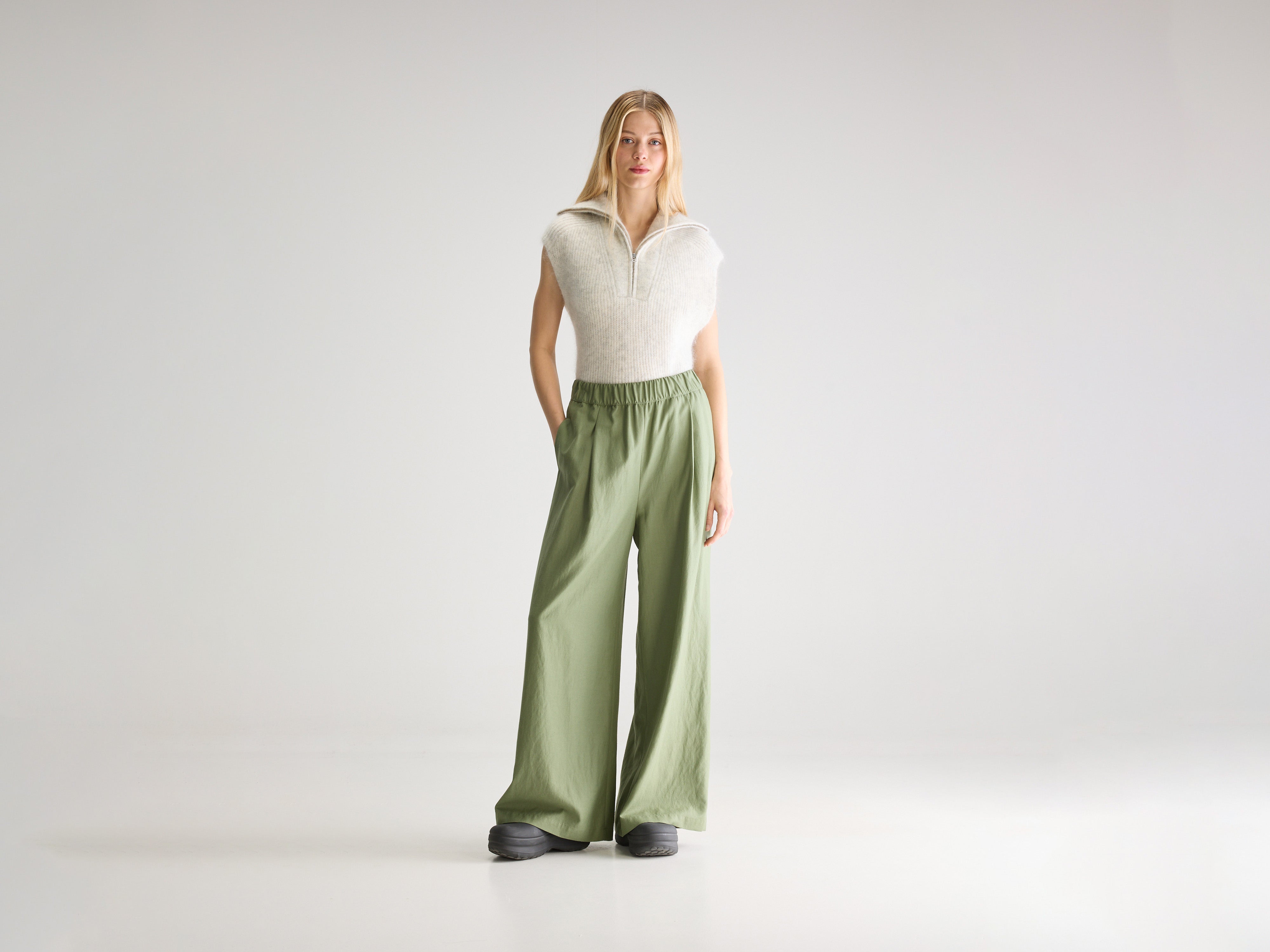 Vezza wide trousers (251 / W / JEEP)
