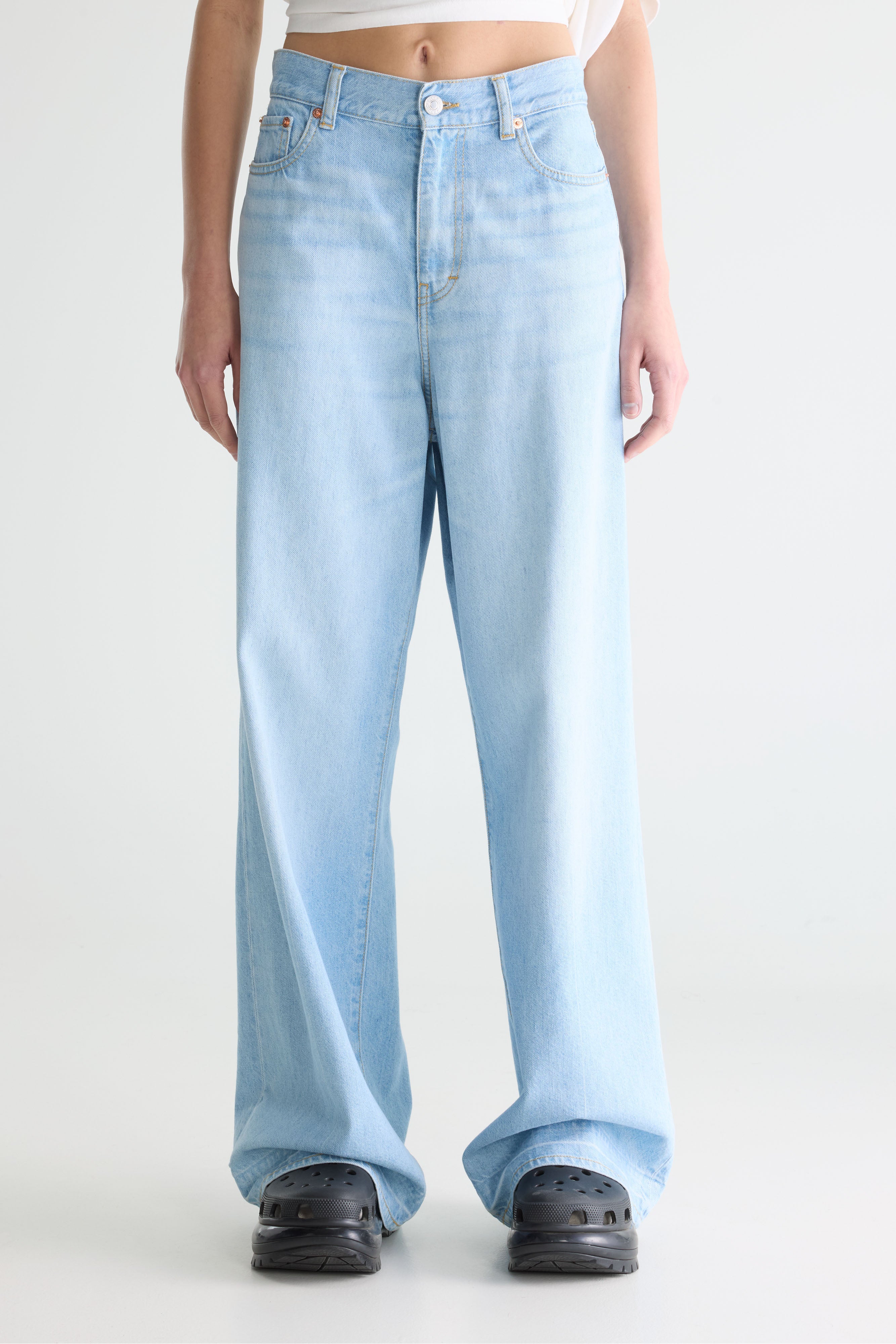 Denim N. 64 wide jeans (242 / W / VINTAGE LT BLUE)
