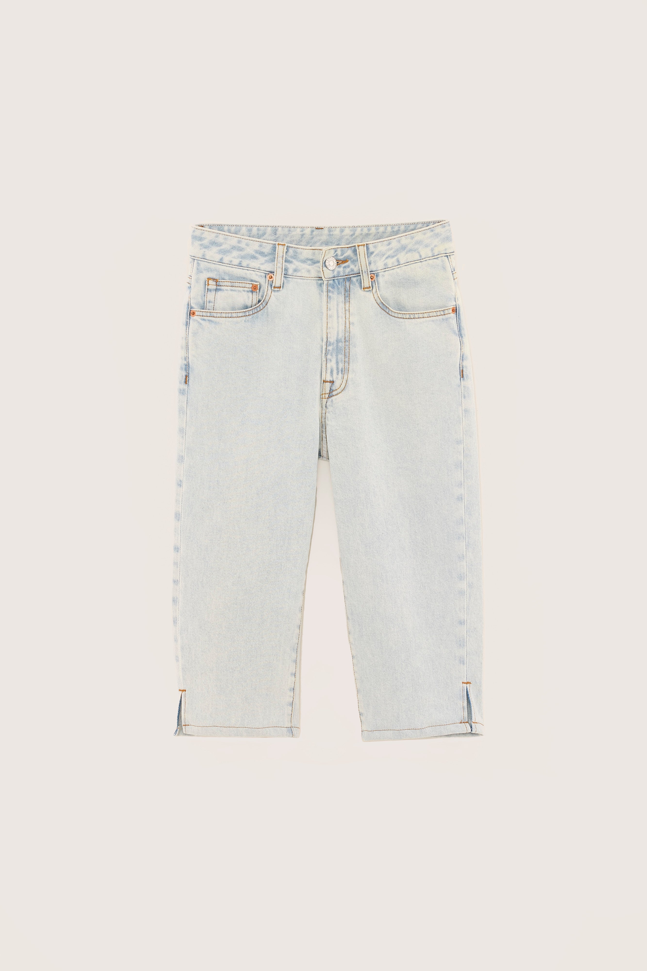 Jean capri Pearce (251 / W / LT BLUE BLEACH)