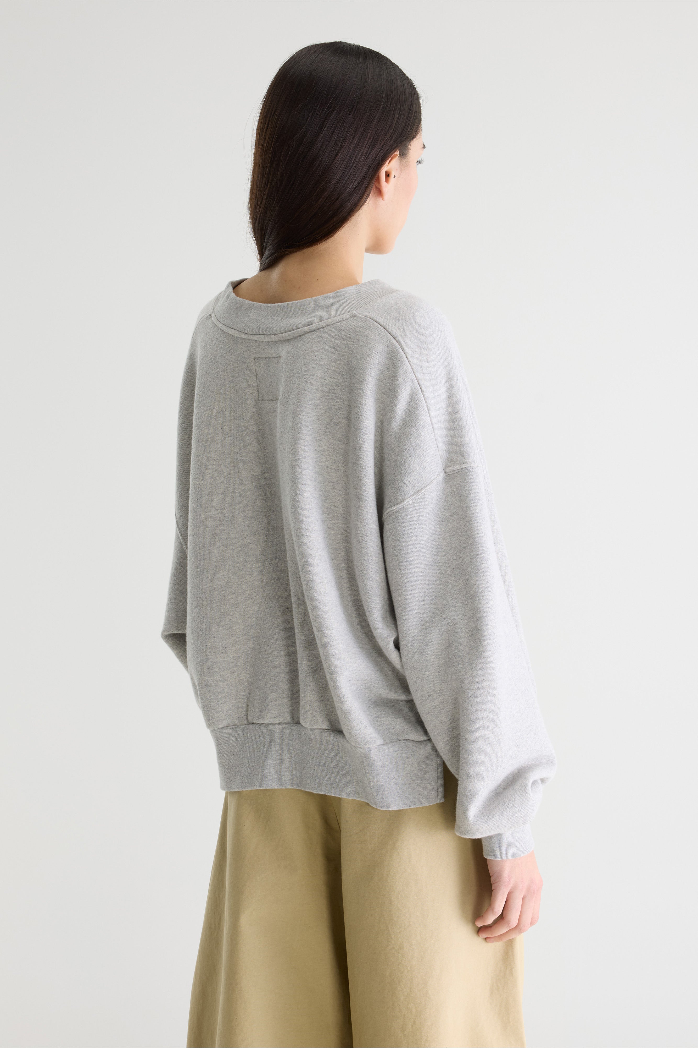 Varola v-neck sweatshirt (252 / W / H. GREY)
