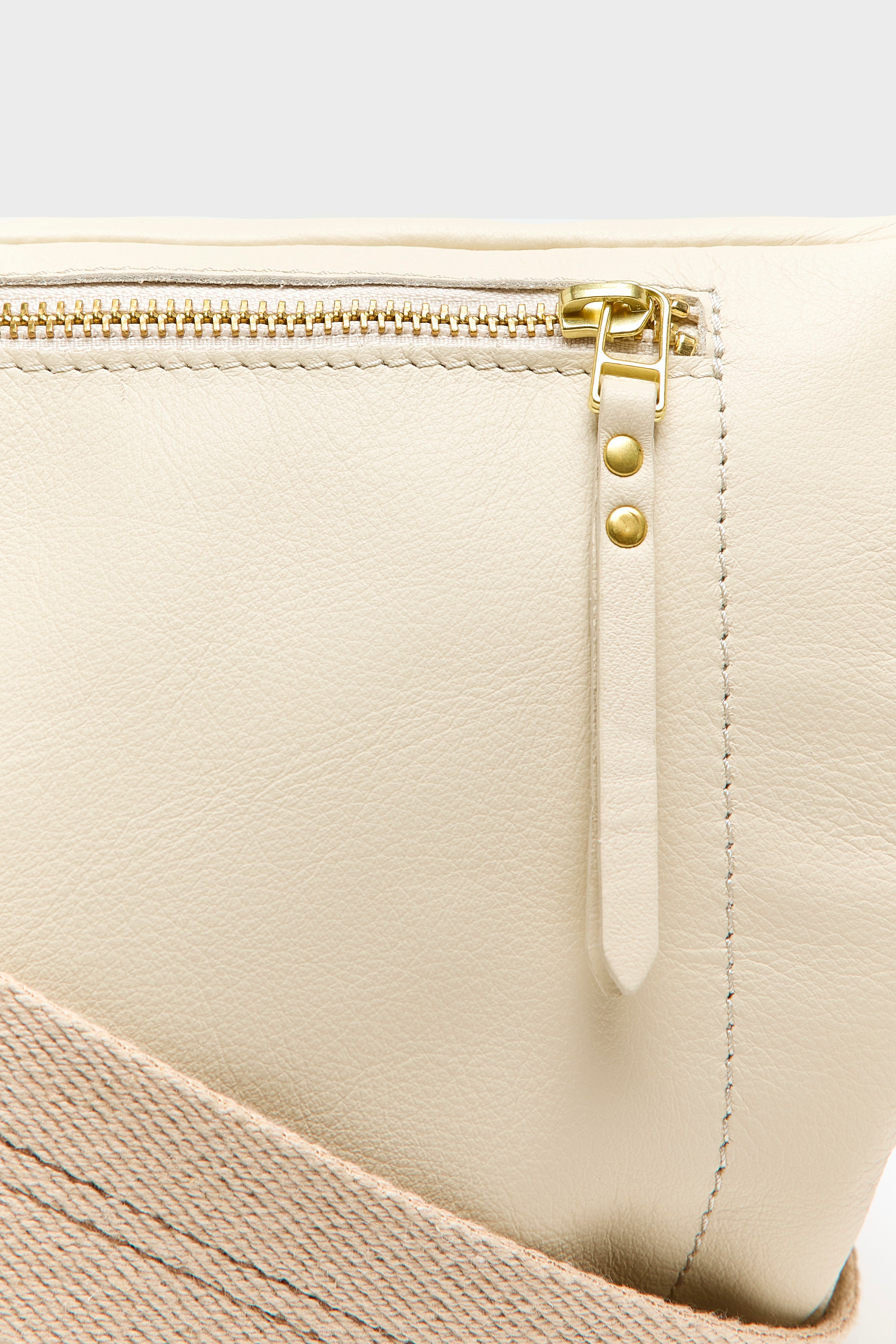 Souply sling bag (251 / W / RICE)
