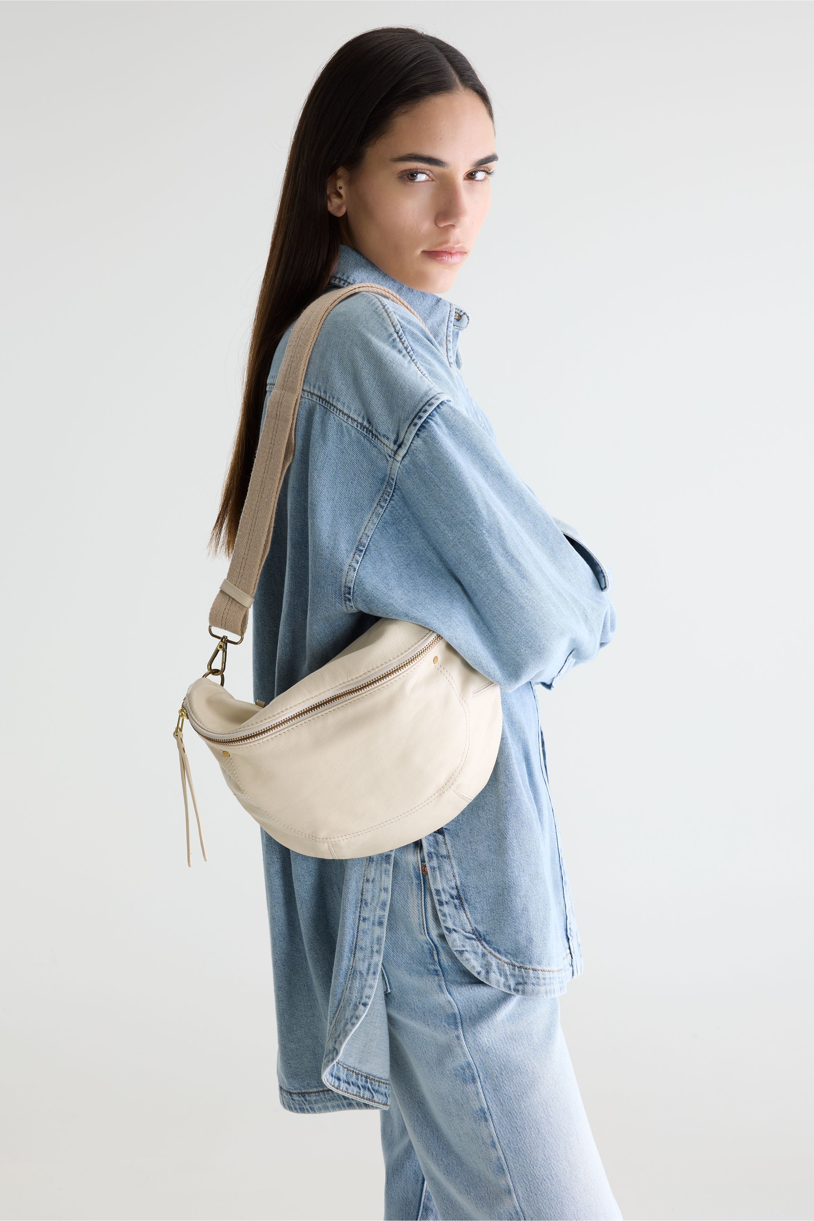 Souply sling bag (251 / W / RICE)