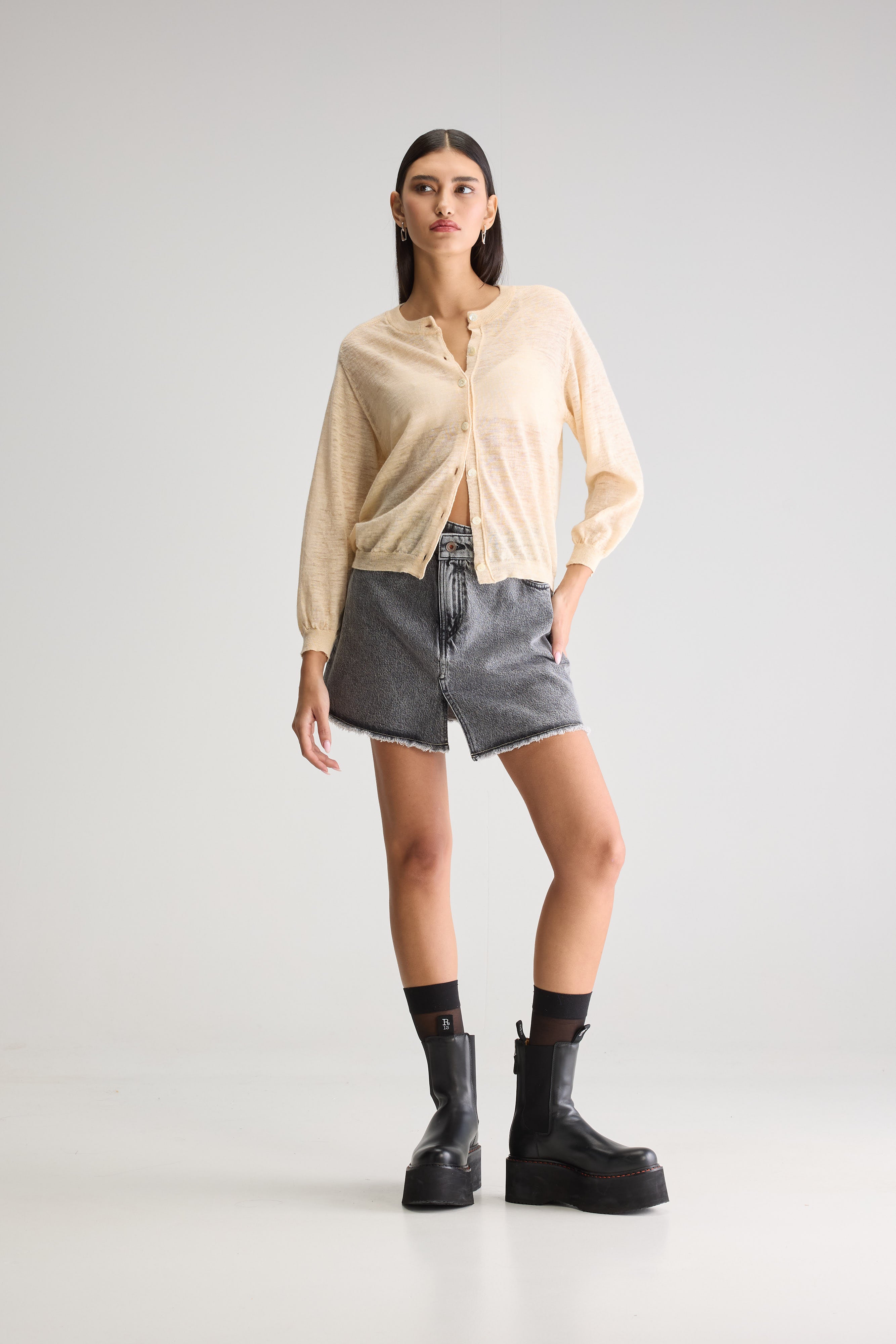 Neeta classic cardigan (251 / W / IVORY)