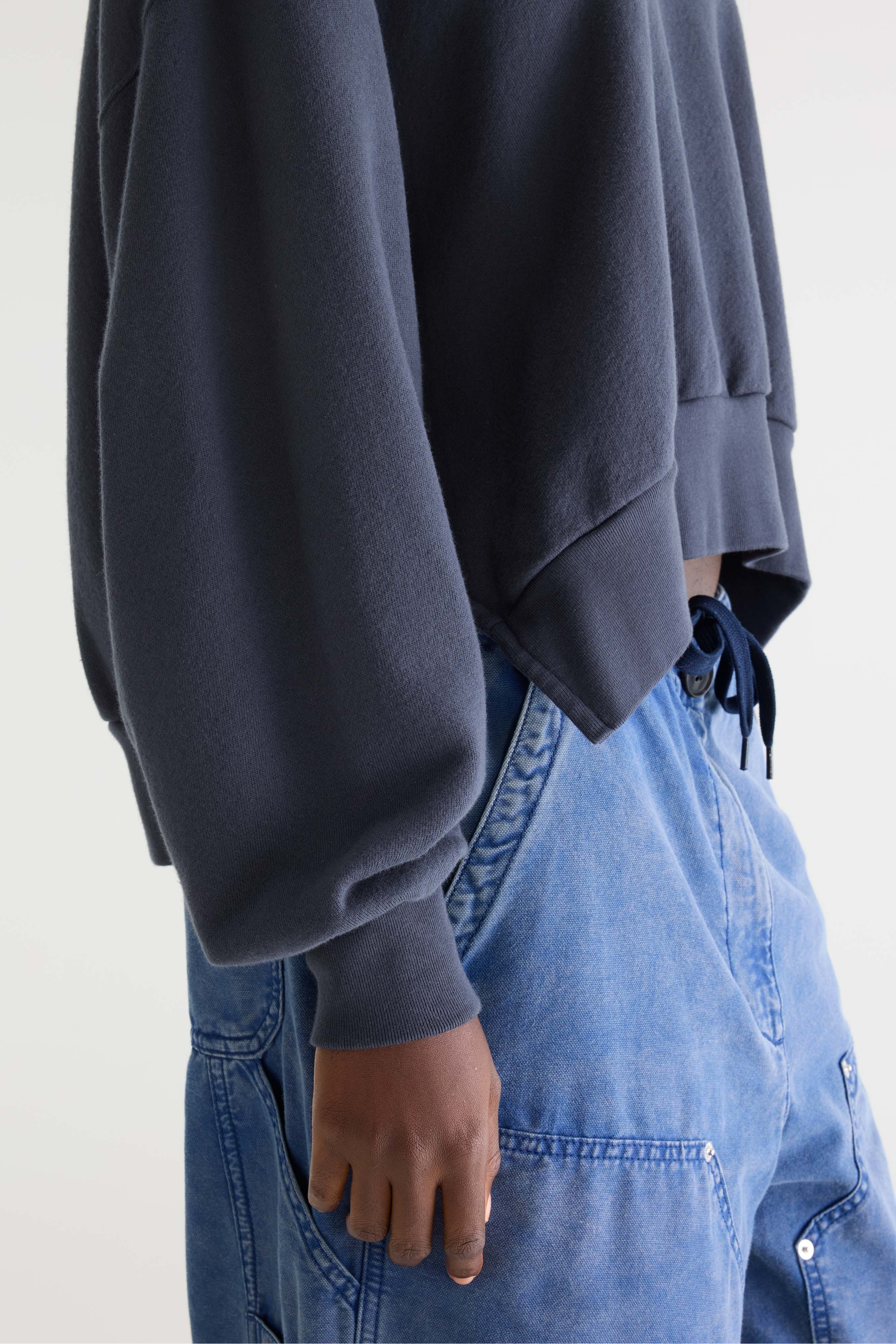 Varola v-neck sweatshirt (262 / W / NAVY)