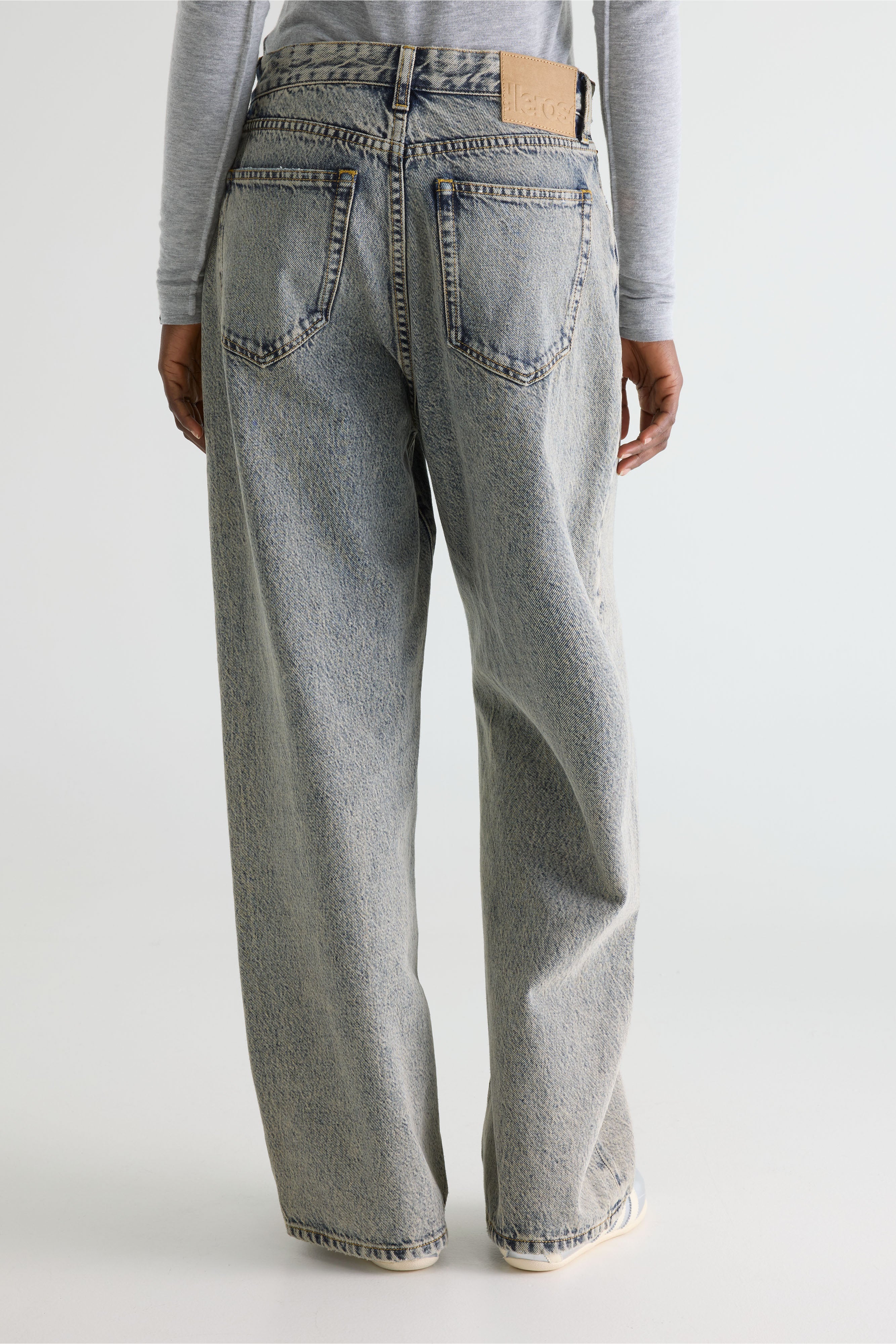 Denim N. 66 loose jeans (261 / W / DIRTY BLUE)