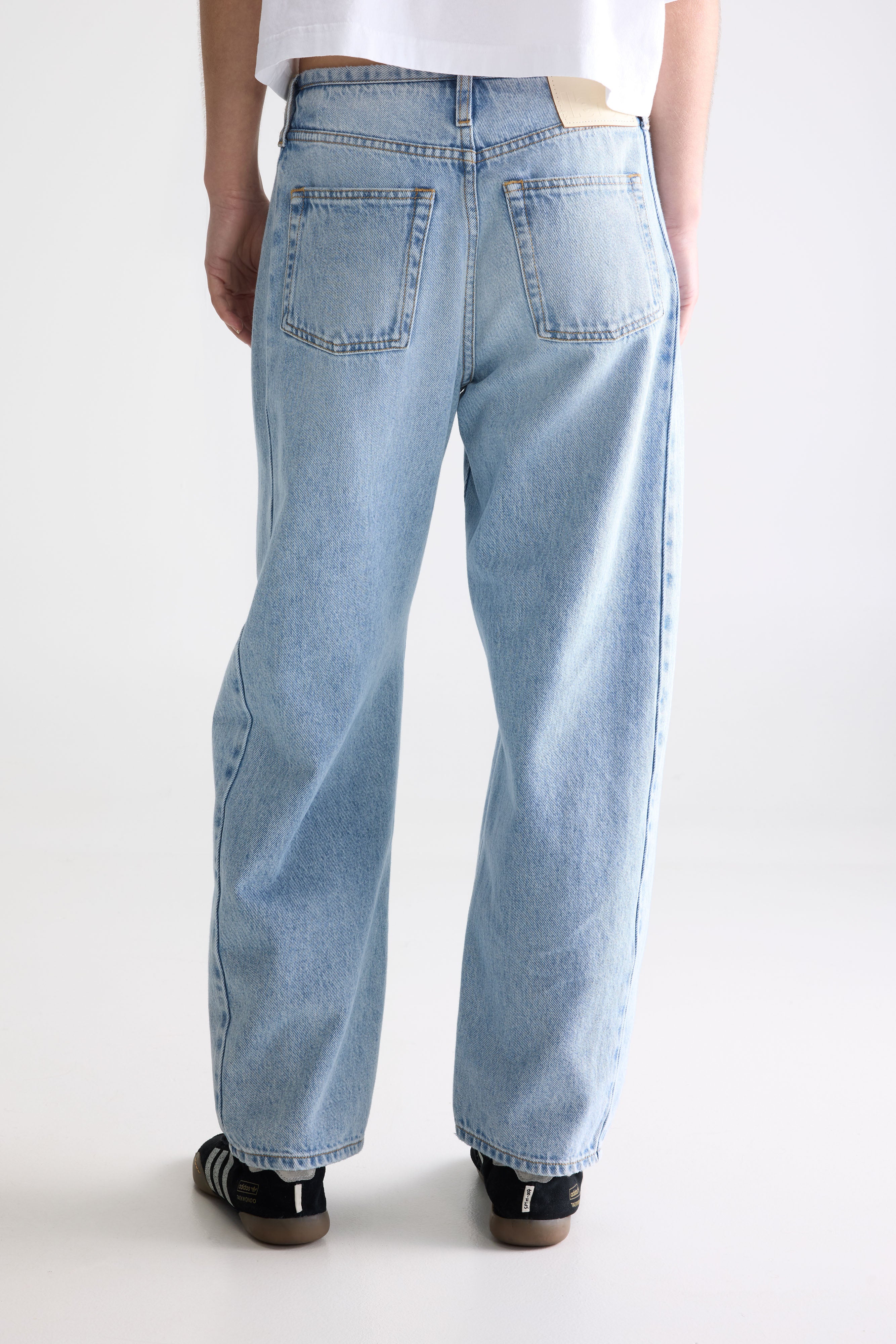 Denim N. 55 loose jeans (261 / W / LT BLUE BLEACH)
