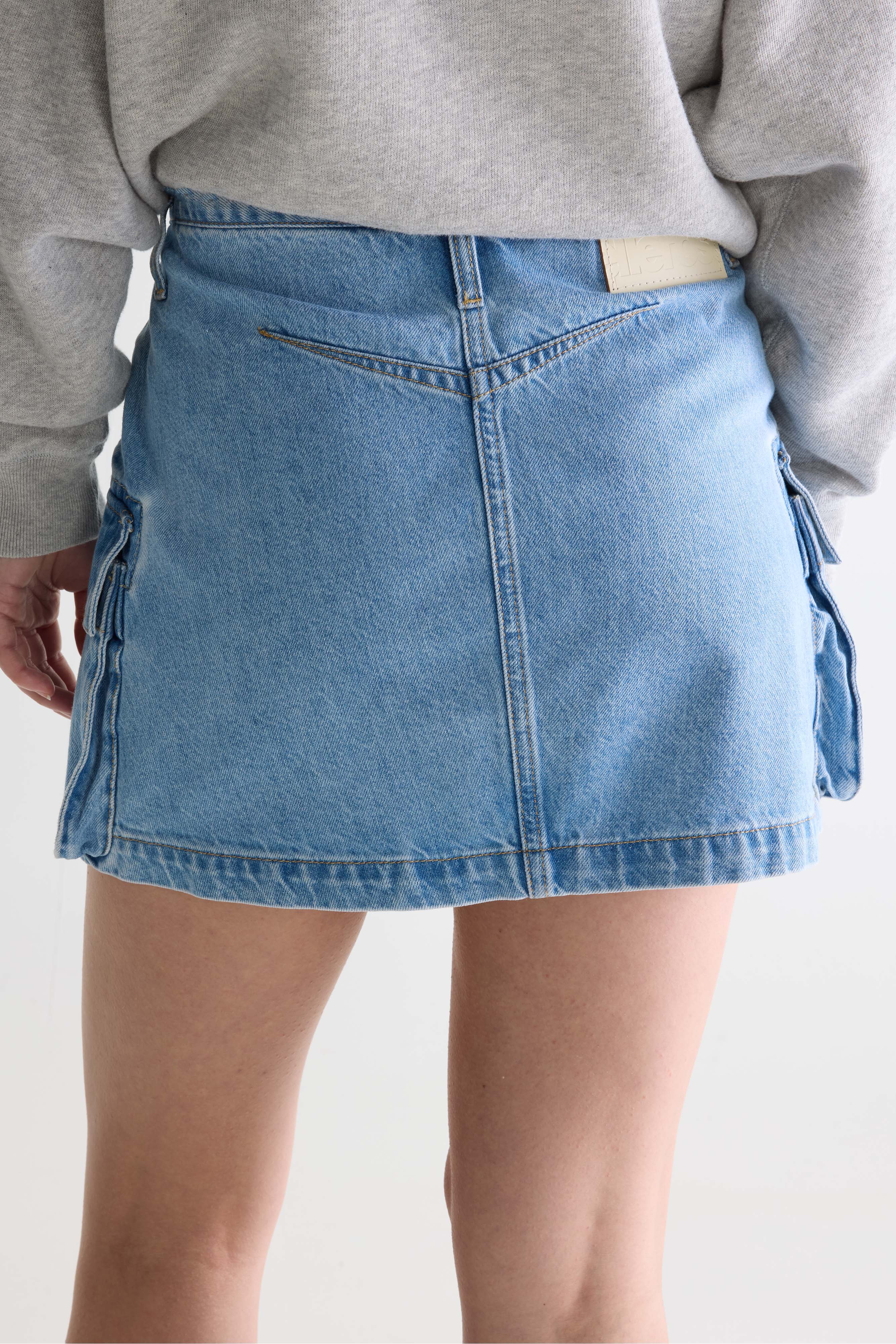 Pallas mini denim skirt (261 / W / DUSTY BLEACH)