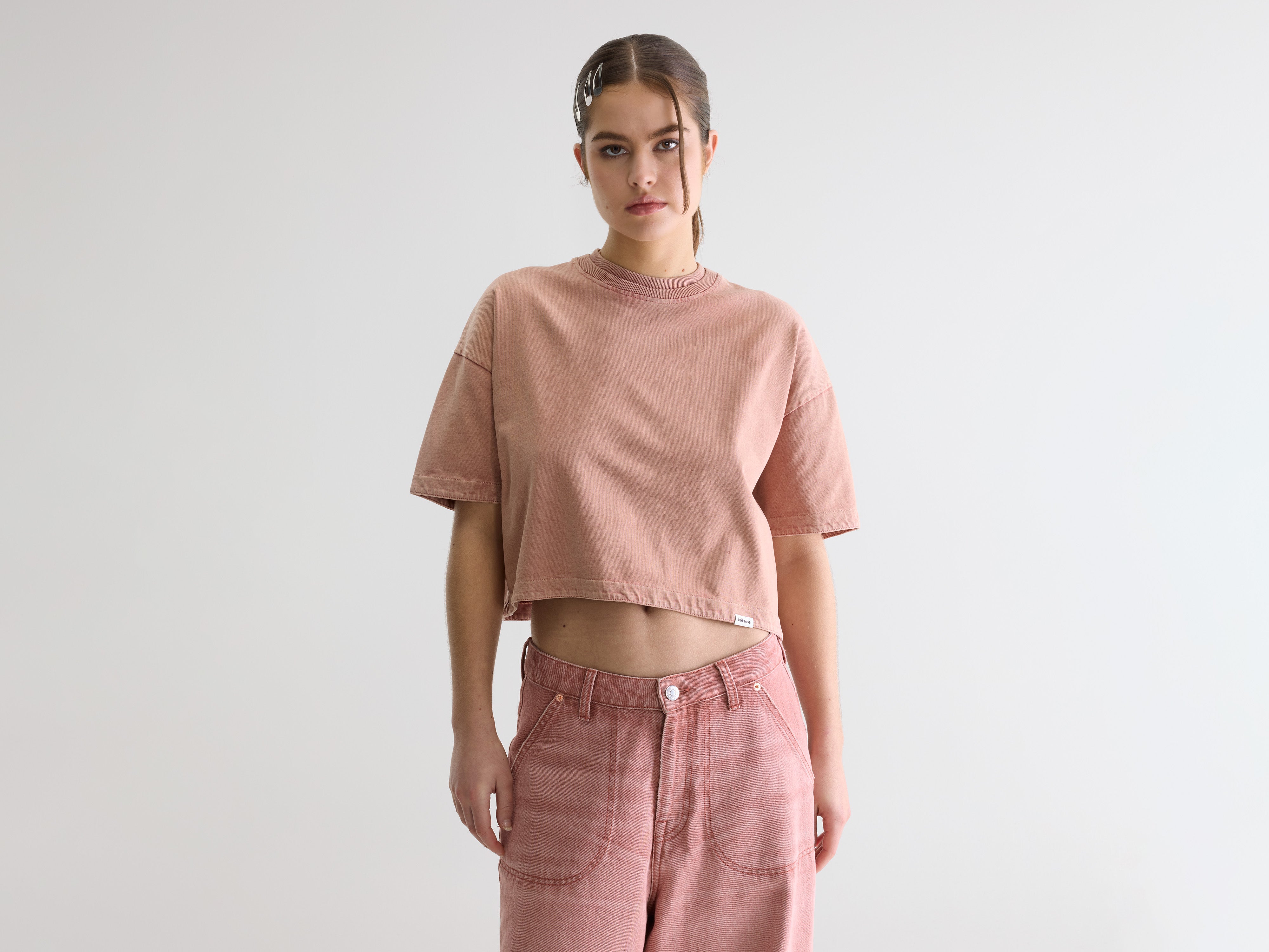 Fan cropped t-shirt (261 / W / ETRUSCAN RED)