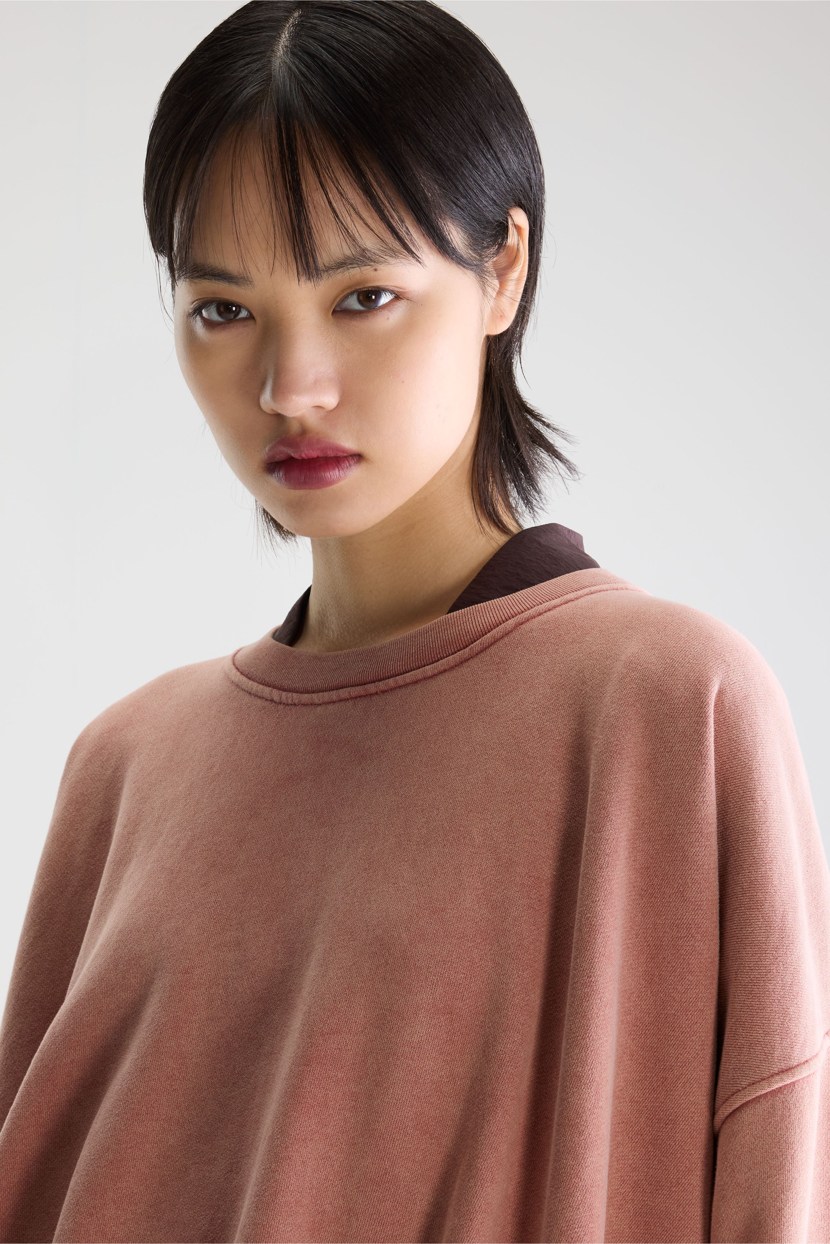 Finko short sweatshirt (261 / W / ETRUSCAN RED)