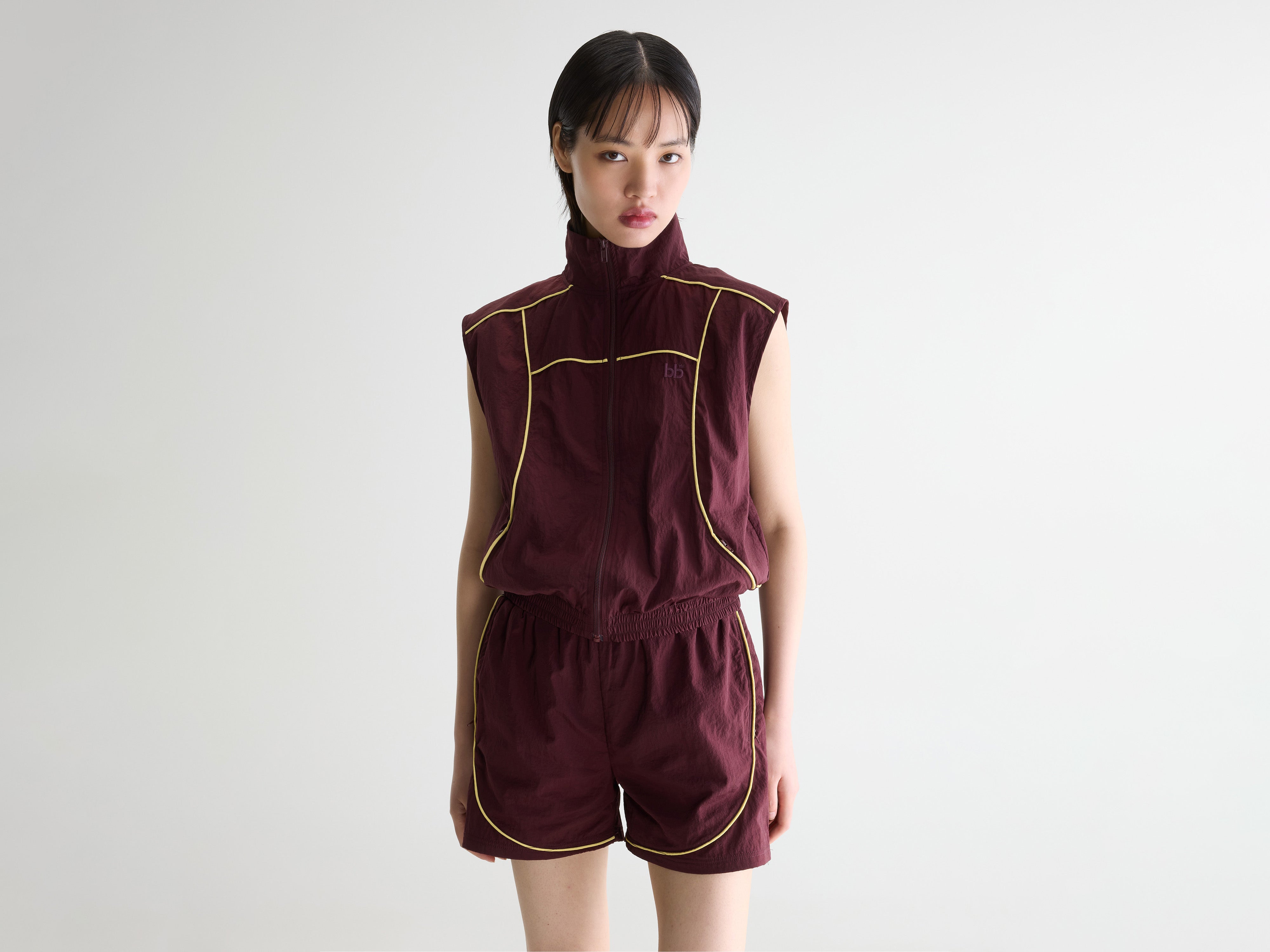Tinta sleeveless sports veste (261 / W / WINE)