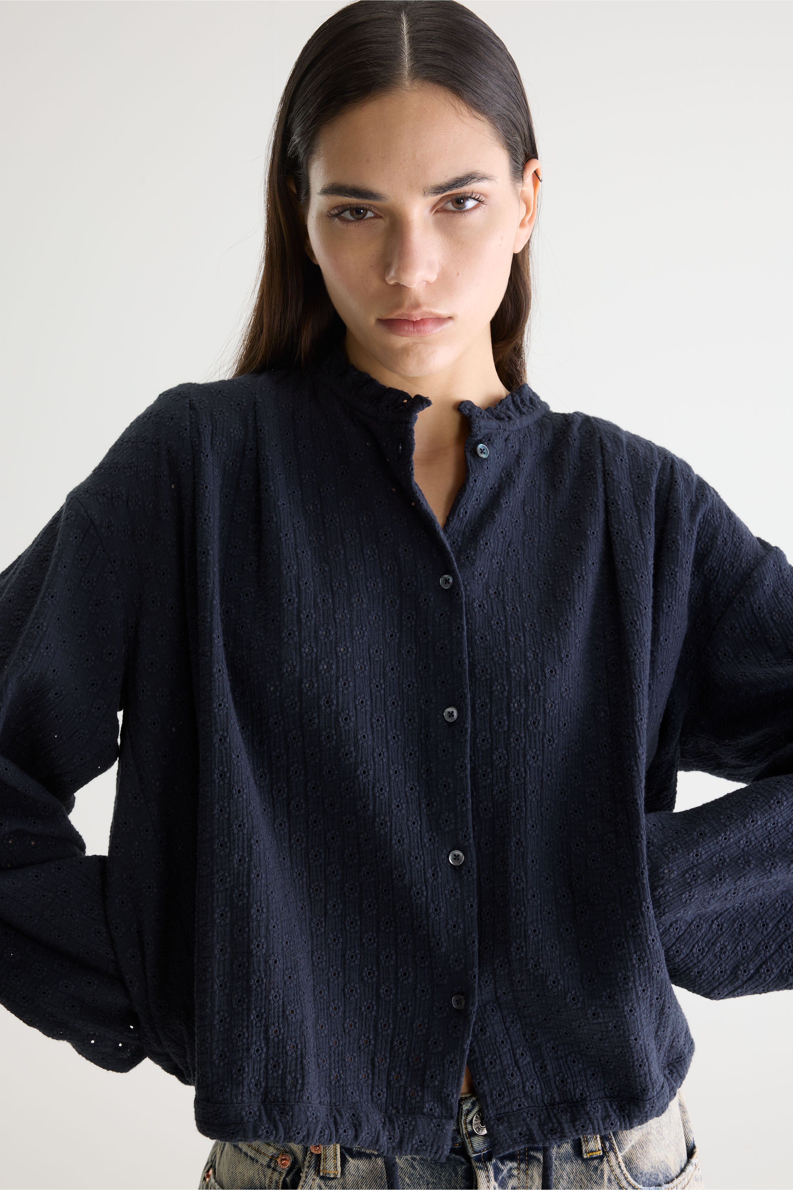 Chelsy embroidered blouse (261 / W / NAVY)