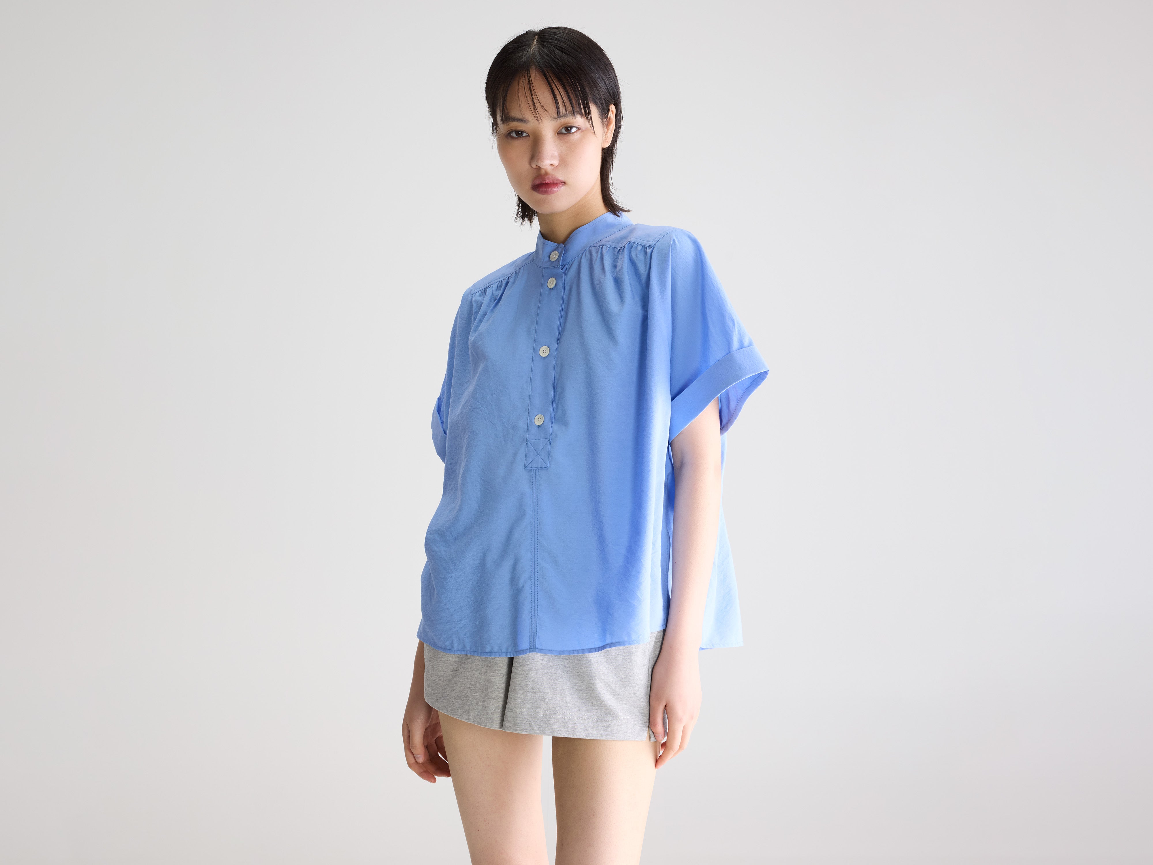 Pear short-sleeve blouse (261 / W / BLUE SHIRT)