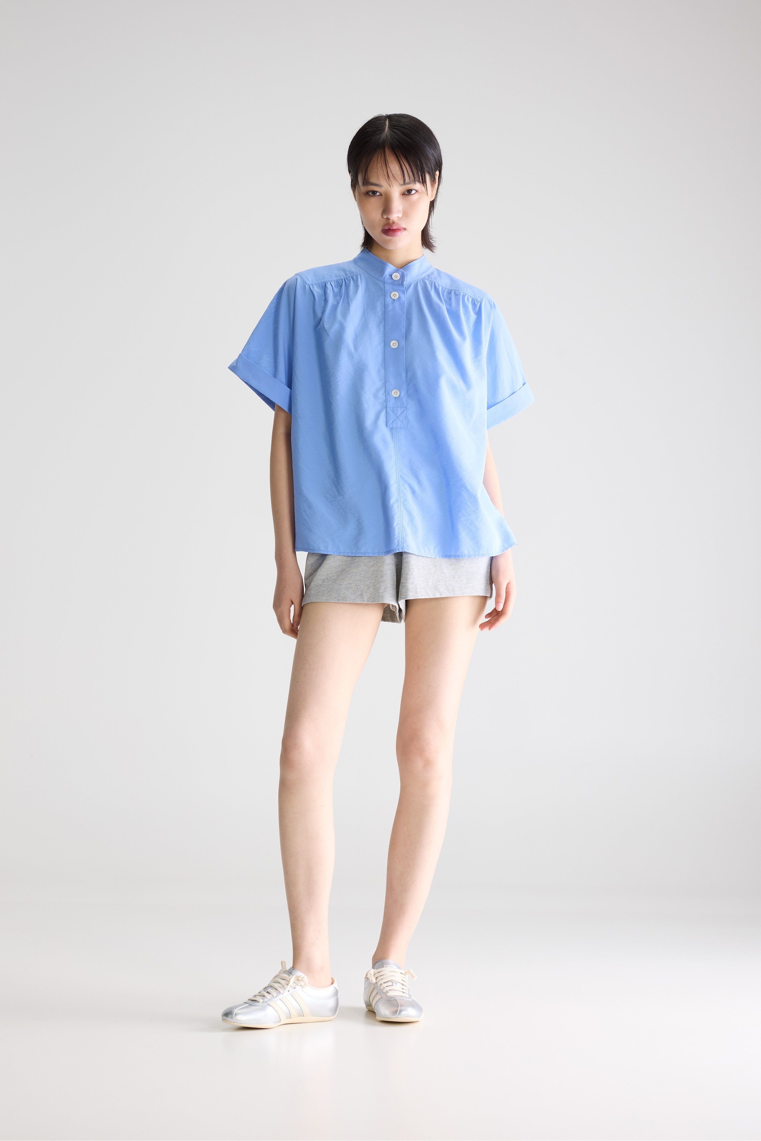 Pear short-sleeve blouse (261 / W / BLUE SHIRT)