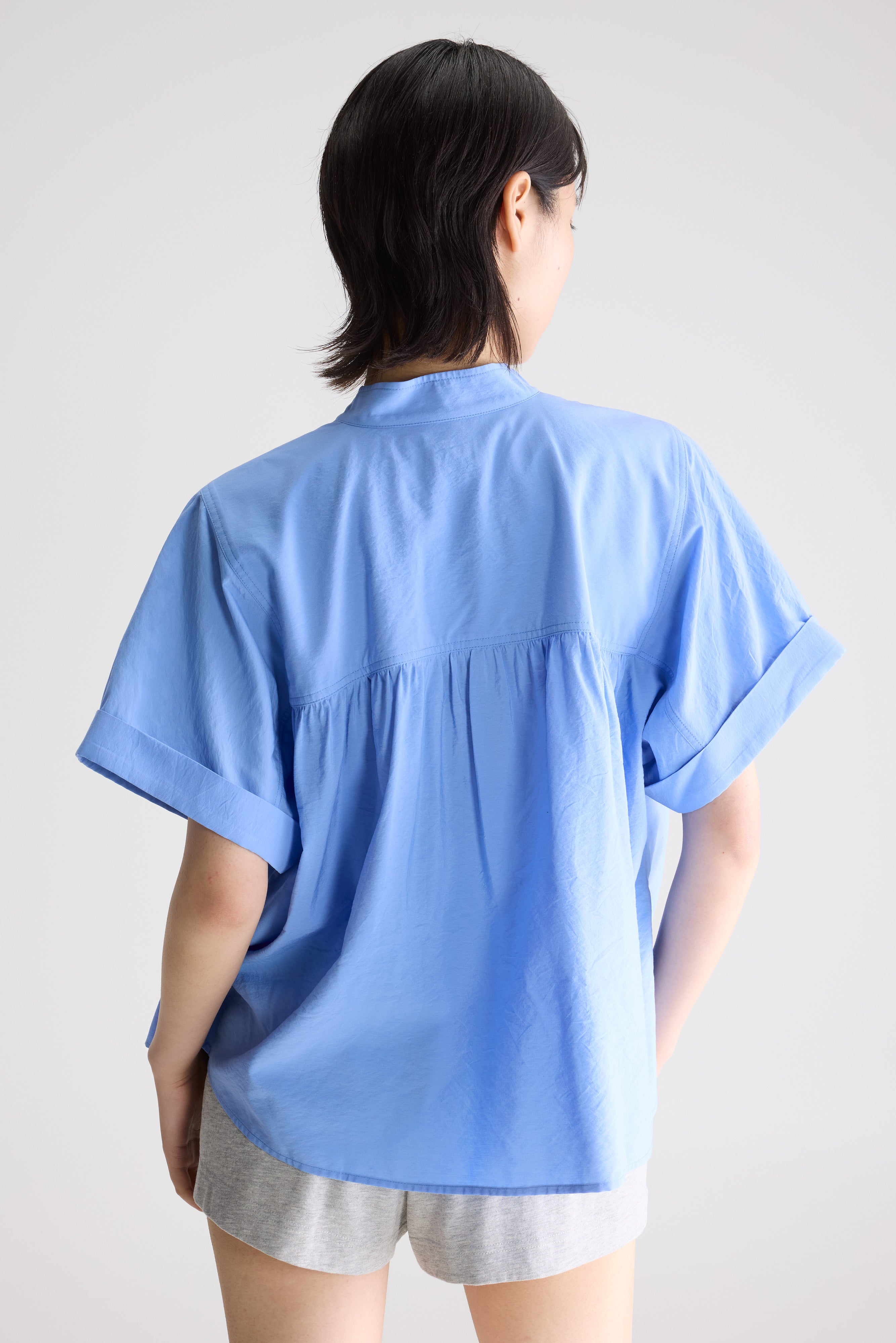 Pear short-sleeve blouse (261 / W / BLUE SHIRT)