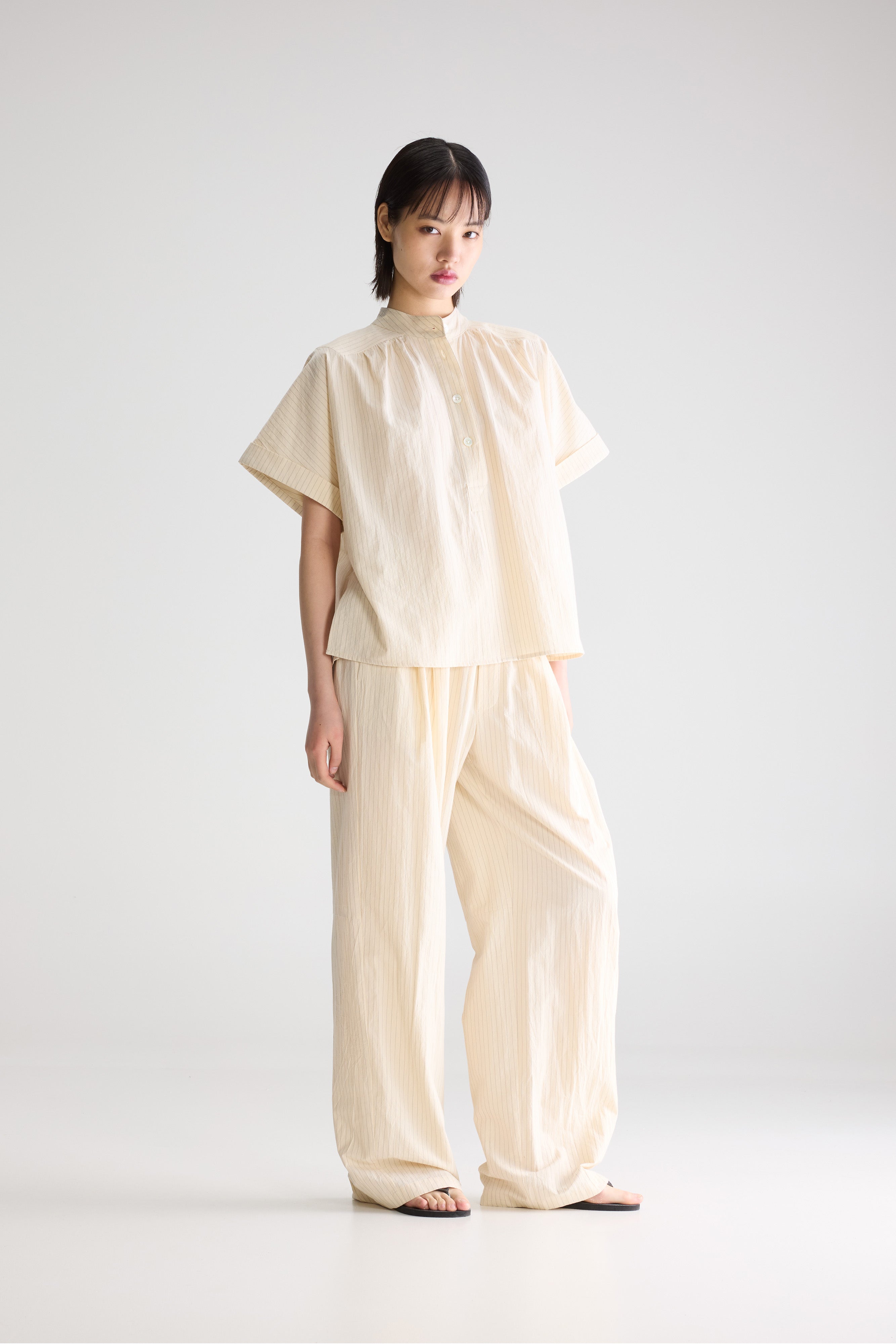 Pear short-sleeve blouse (261 / W / STRIPE A)