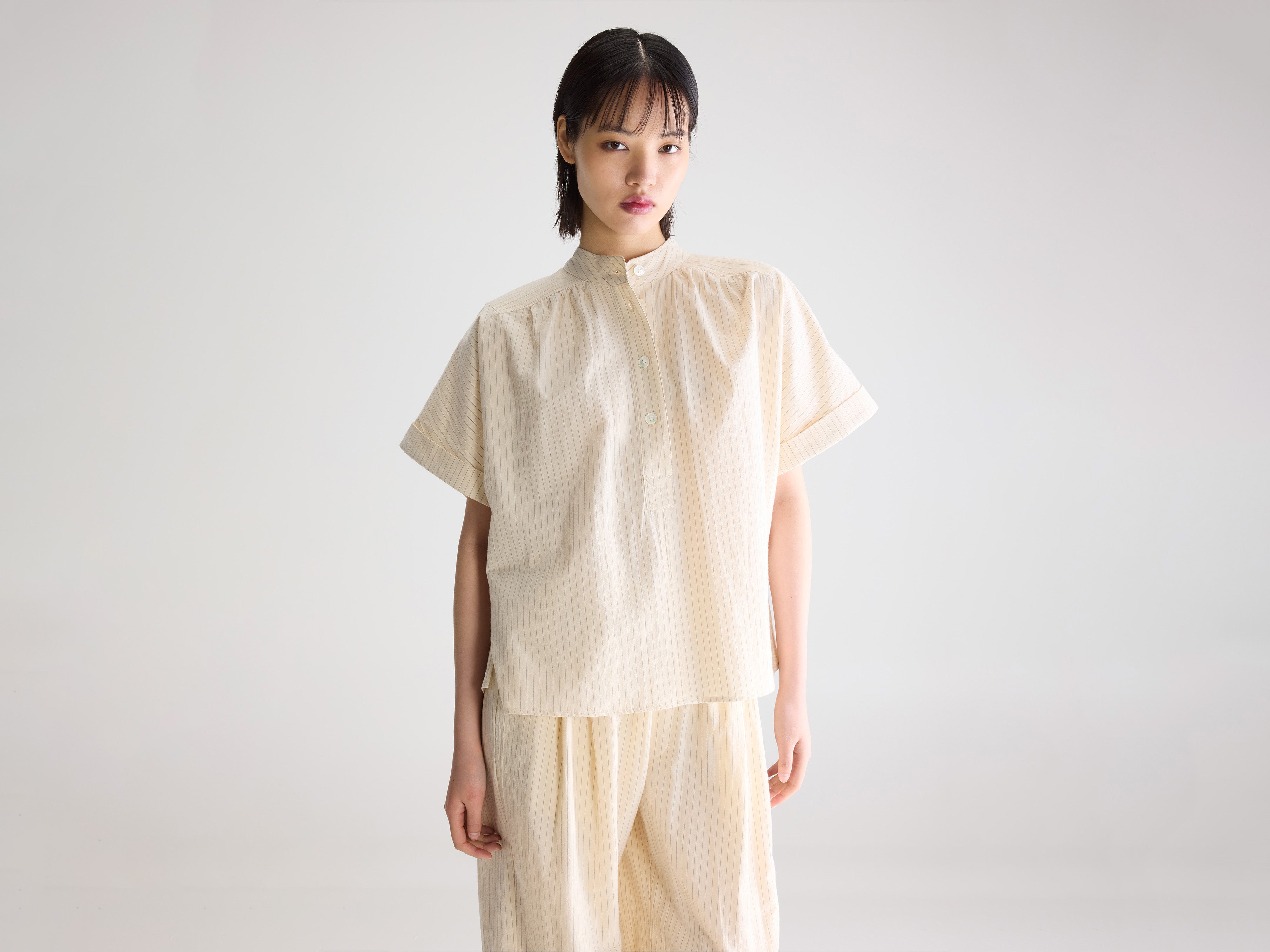 Pear short-sleeve blouse (261 / W / STRIPE A)