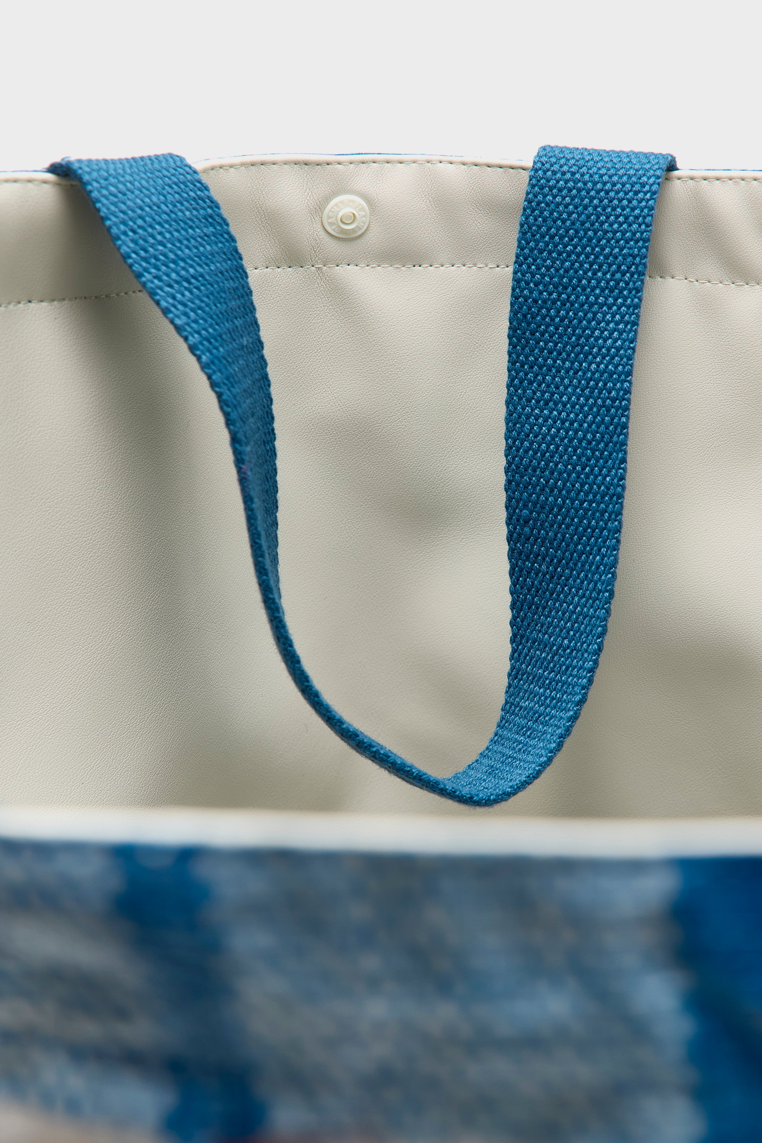 Hommie large handbag (261 / W / CHECK A)