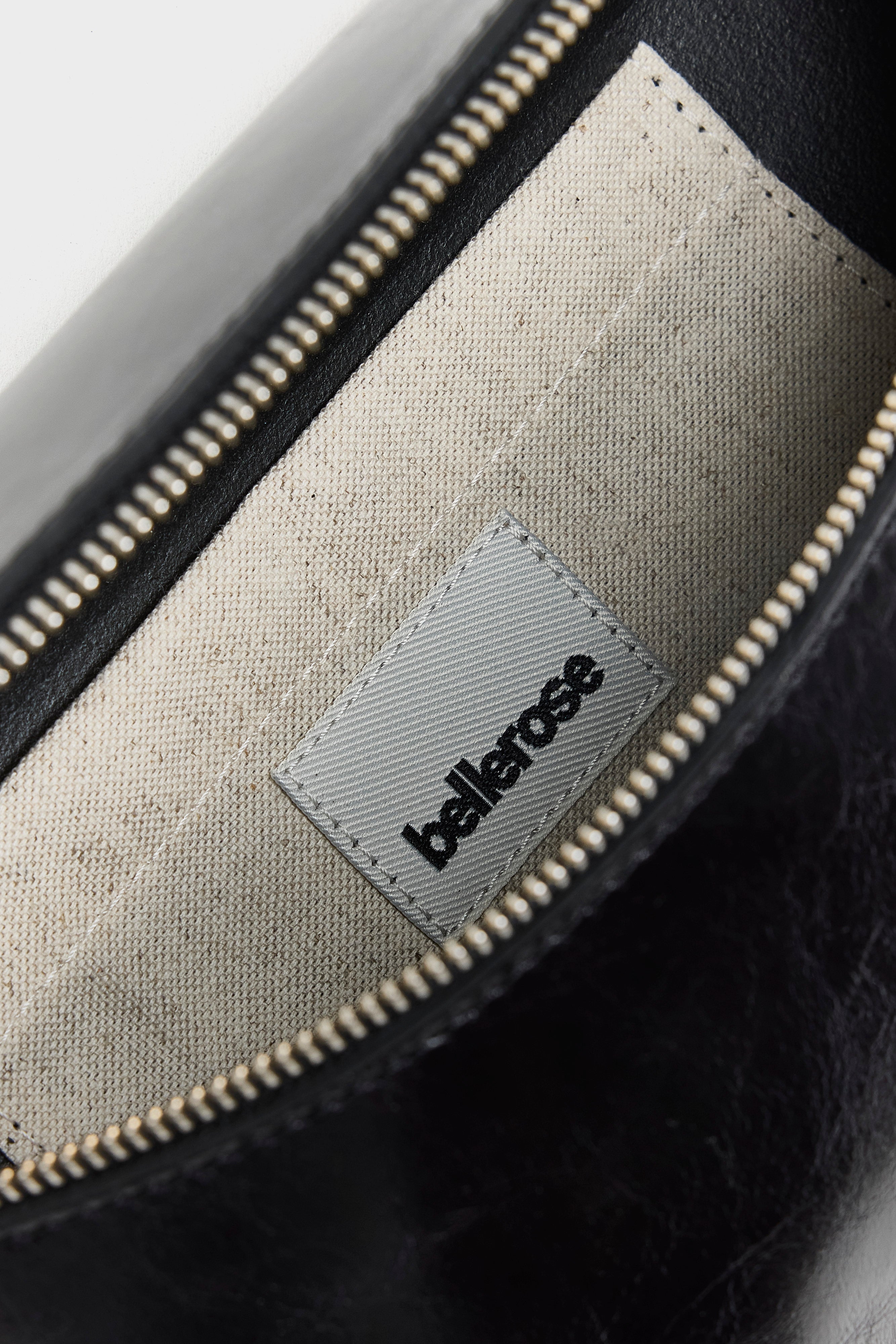 Rosie sling bag (262 / W / BLACK BEAUTY)