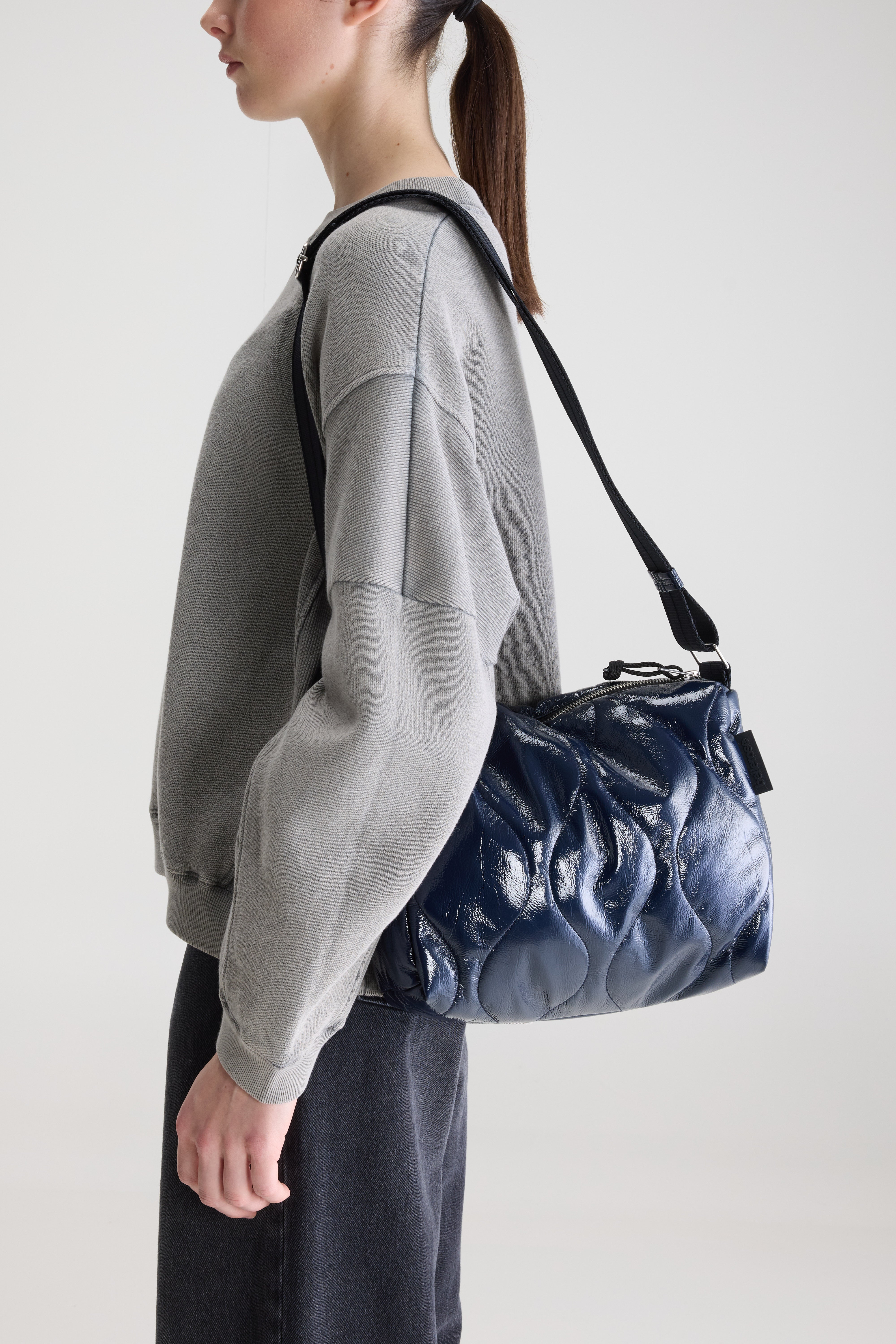 Hobbes crossbody bag (262 / W / CAPTAIN)