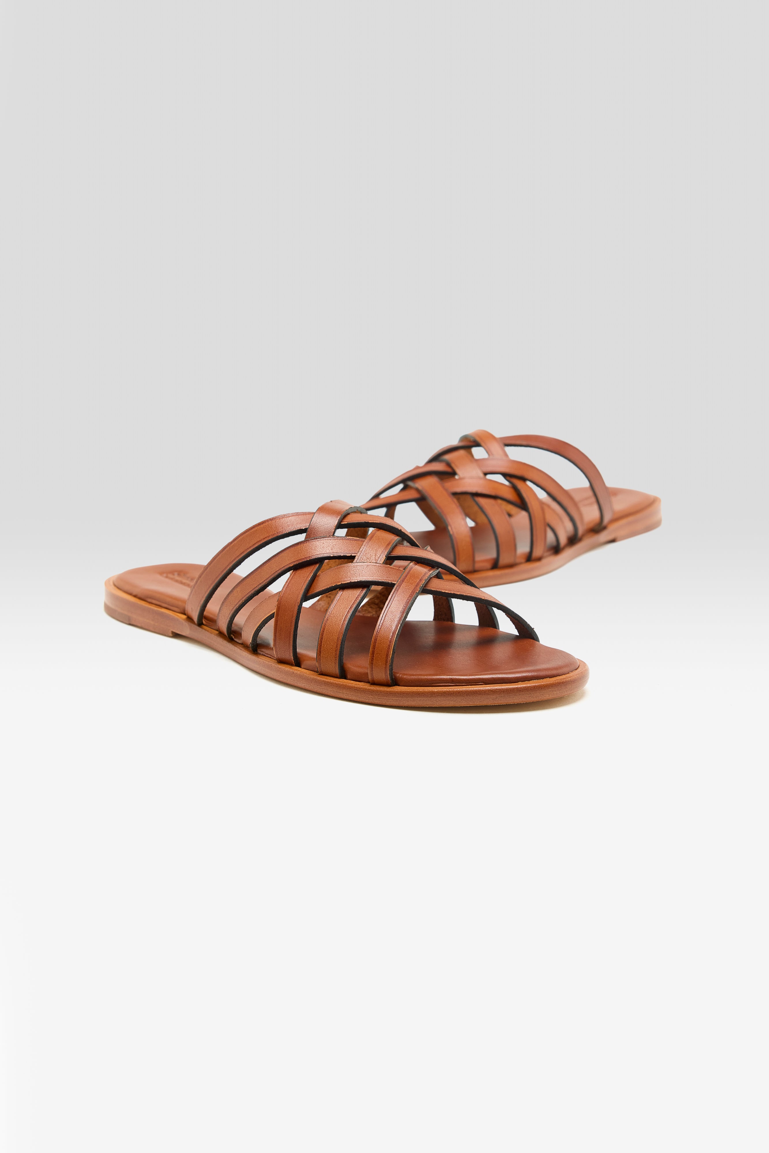 Cross Leather Sandals (261 / W / BROWN)