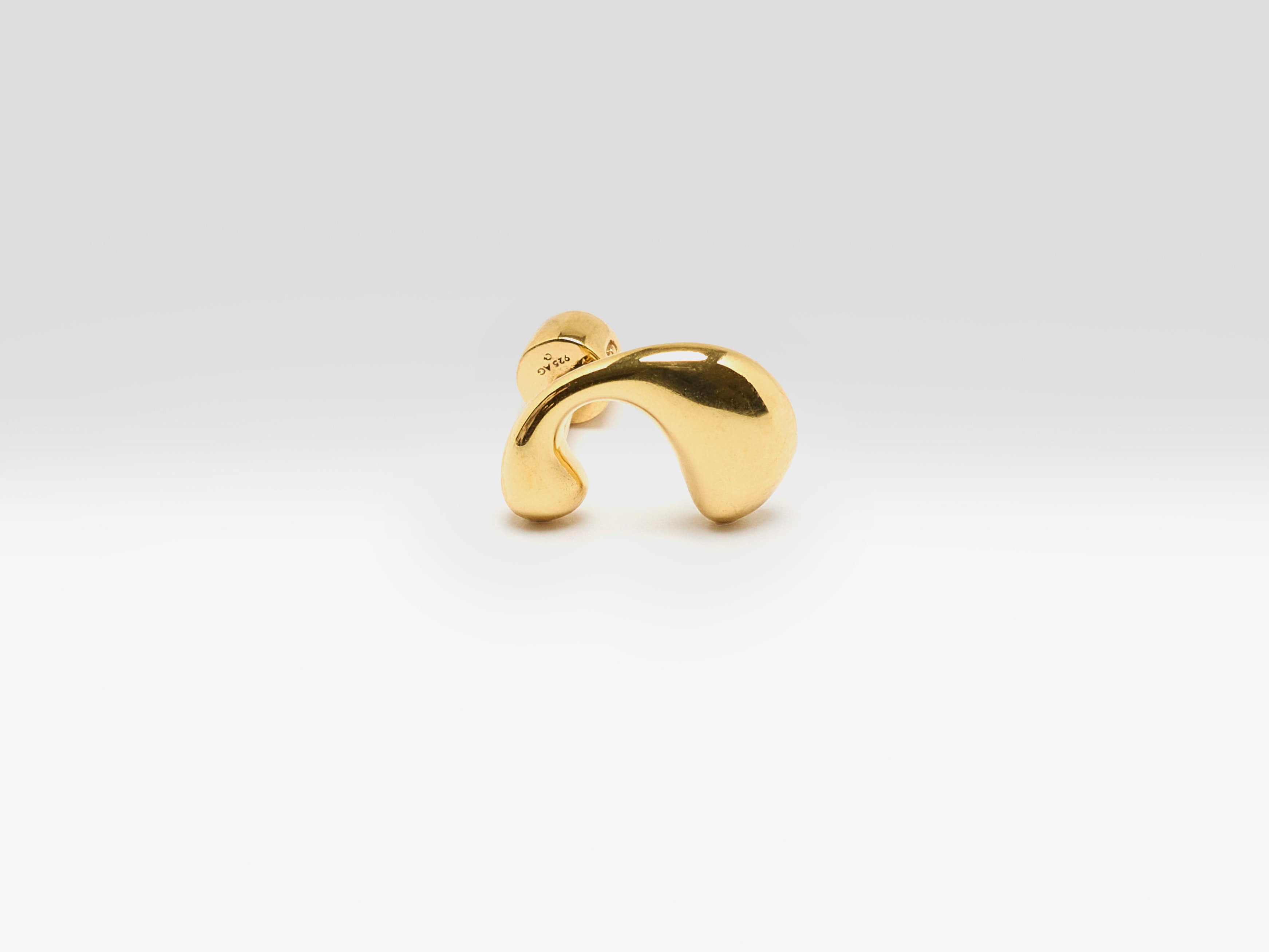 Dolphin Splash Stud Earring (261 / W / GOLD)