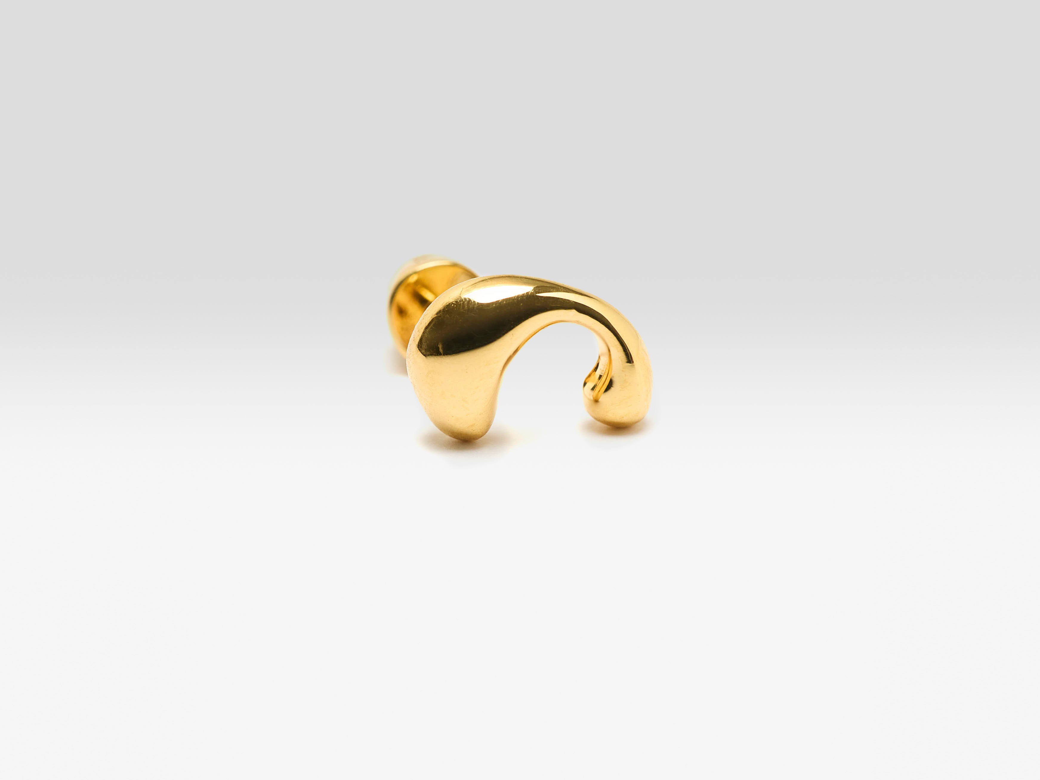 Dolphin Pool Stud (261 / W / GOLD)