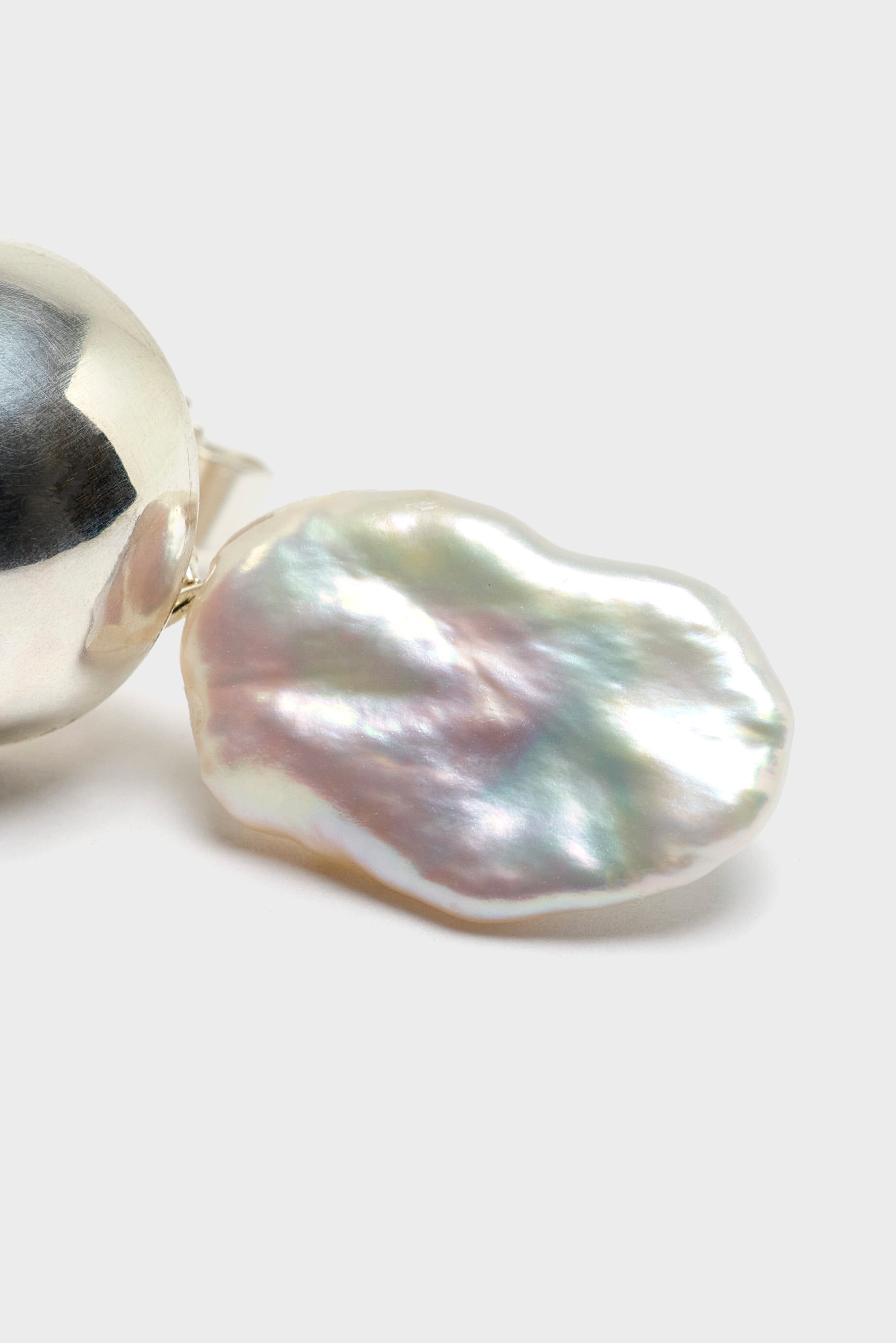 Keshi Pearl Earrings (261 / W / PEARL)