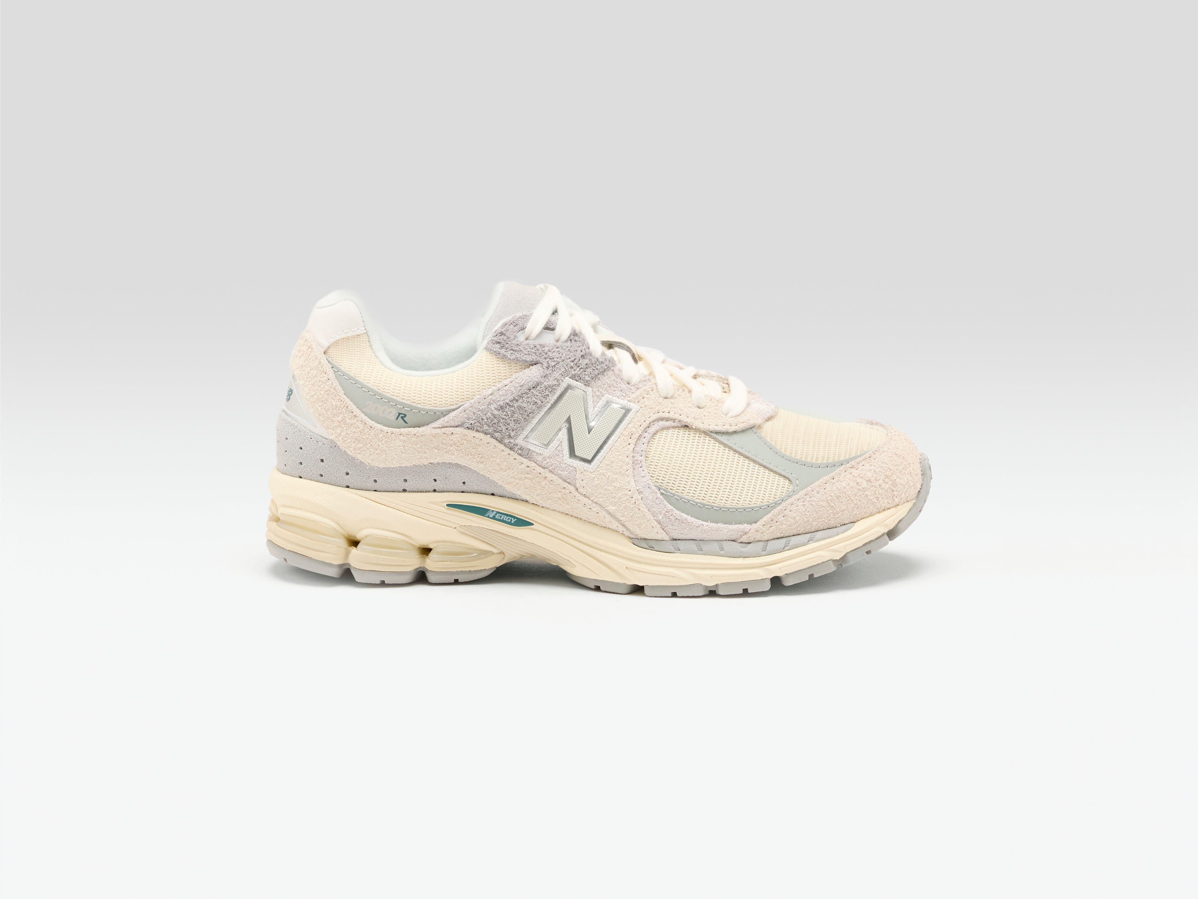 2002R pour Femme (251 / W / CREAM)