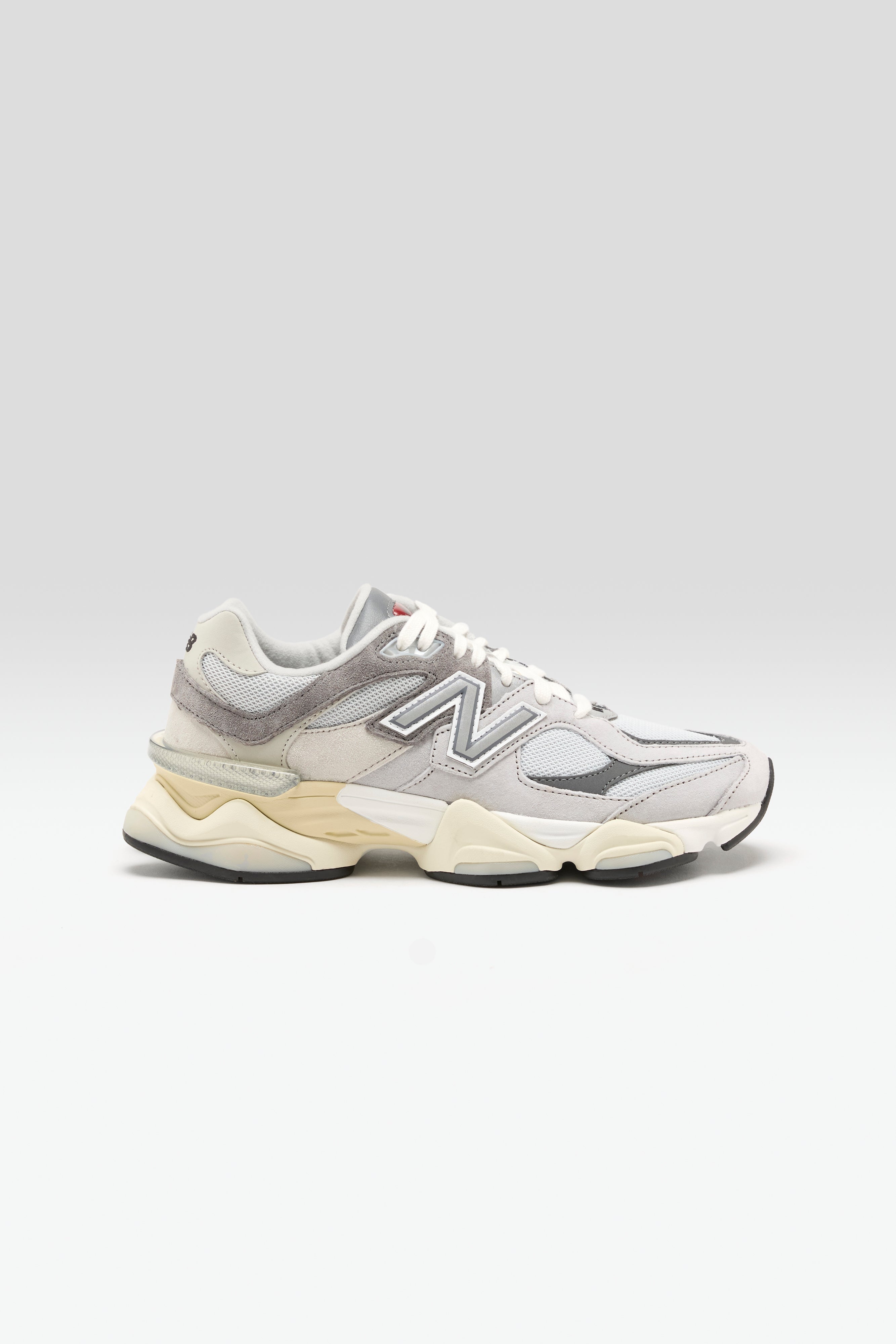 9060 pour Femme (241 / W / BROWN)