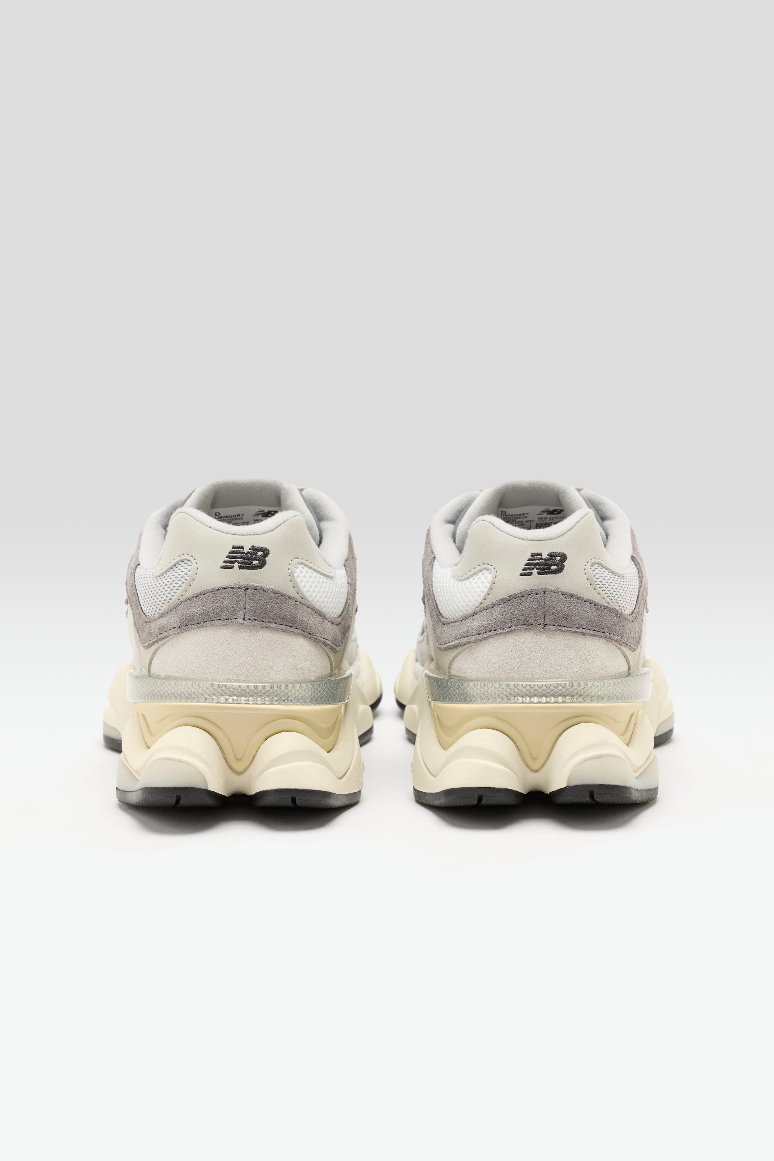 9060 pour Femme (241 / W / BROWN)