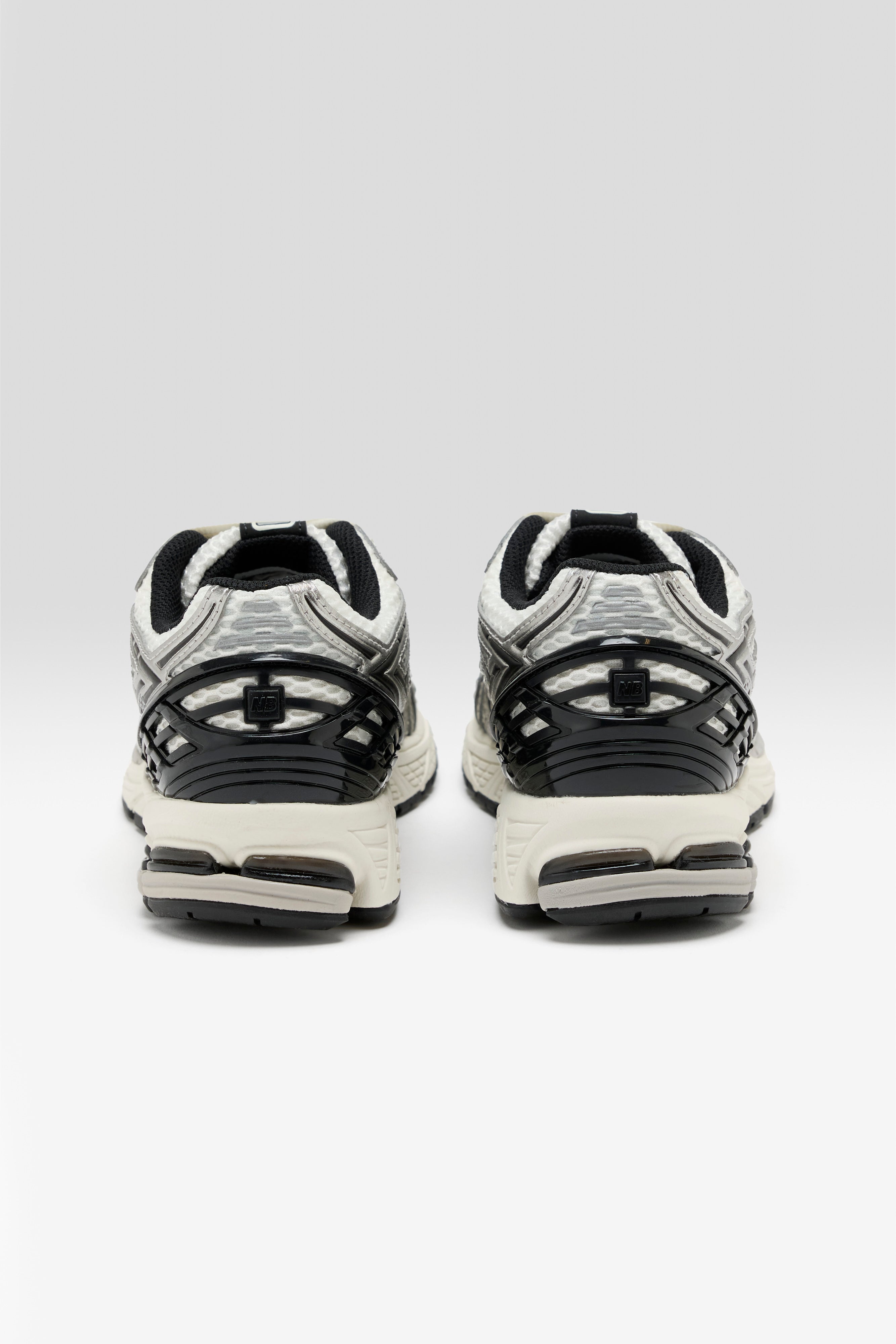 1906R for Women (251 / W / GREY)