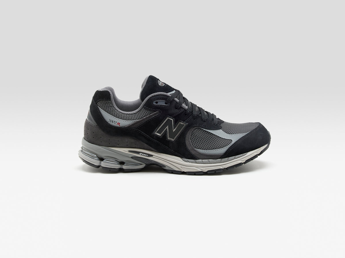 2002R for Men (252 / M / BLACK)