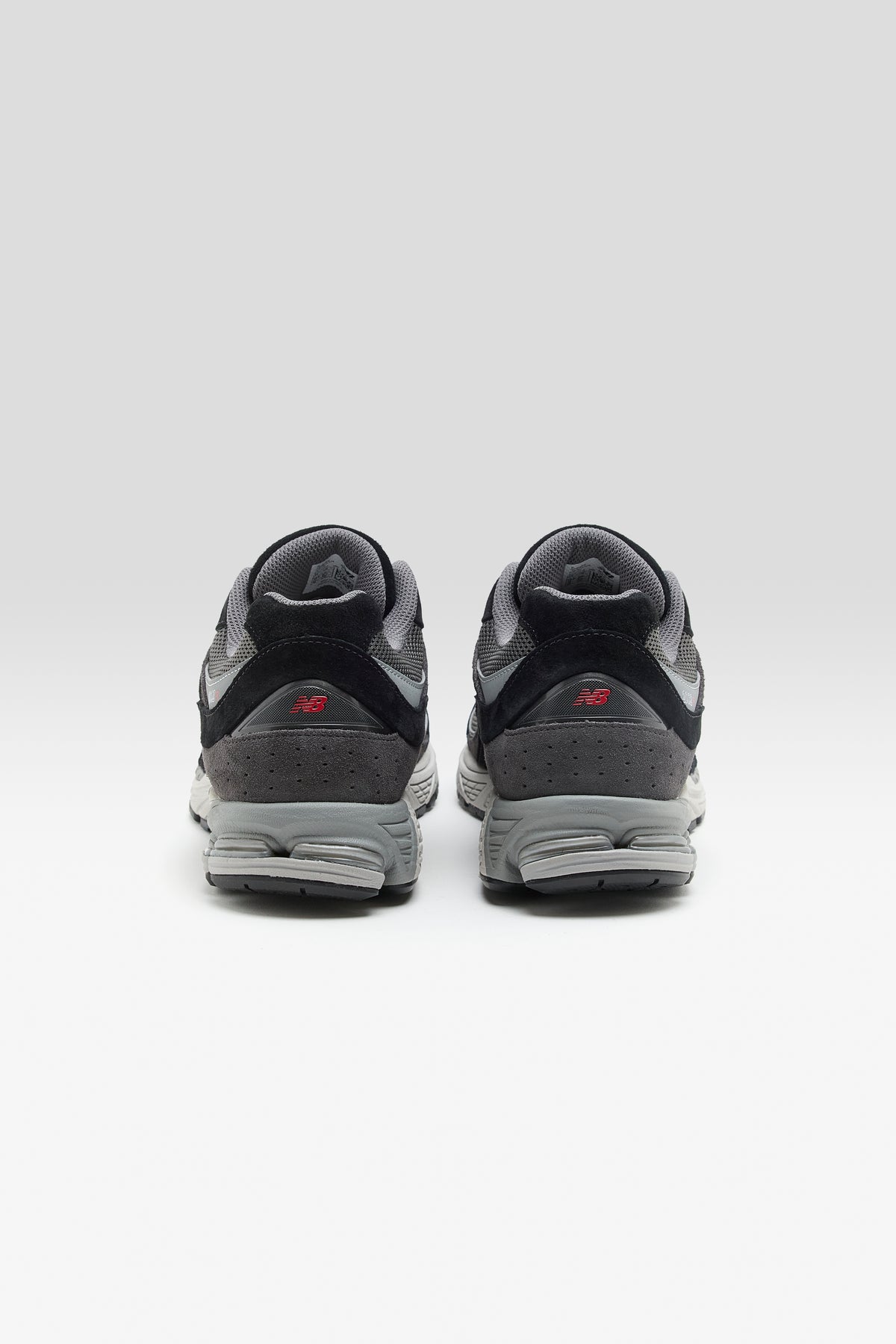 2002R for Men (252 / M / BLACK)