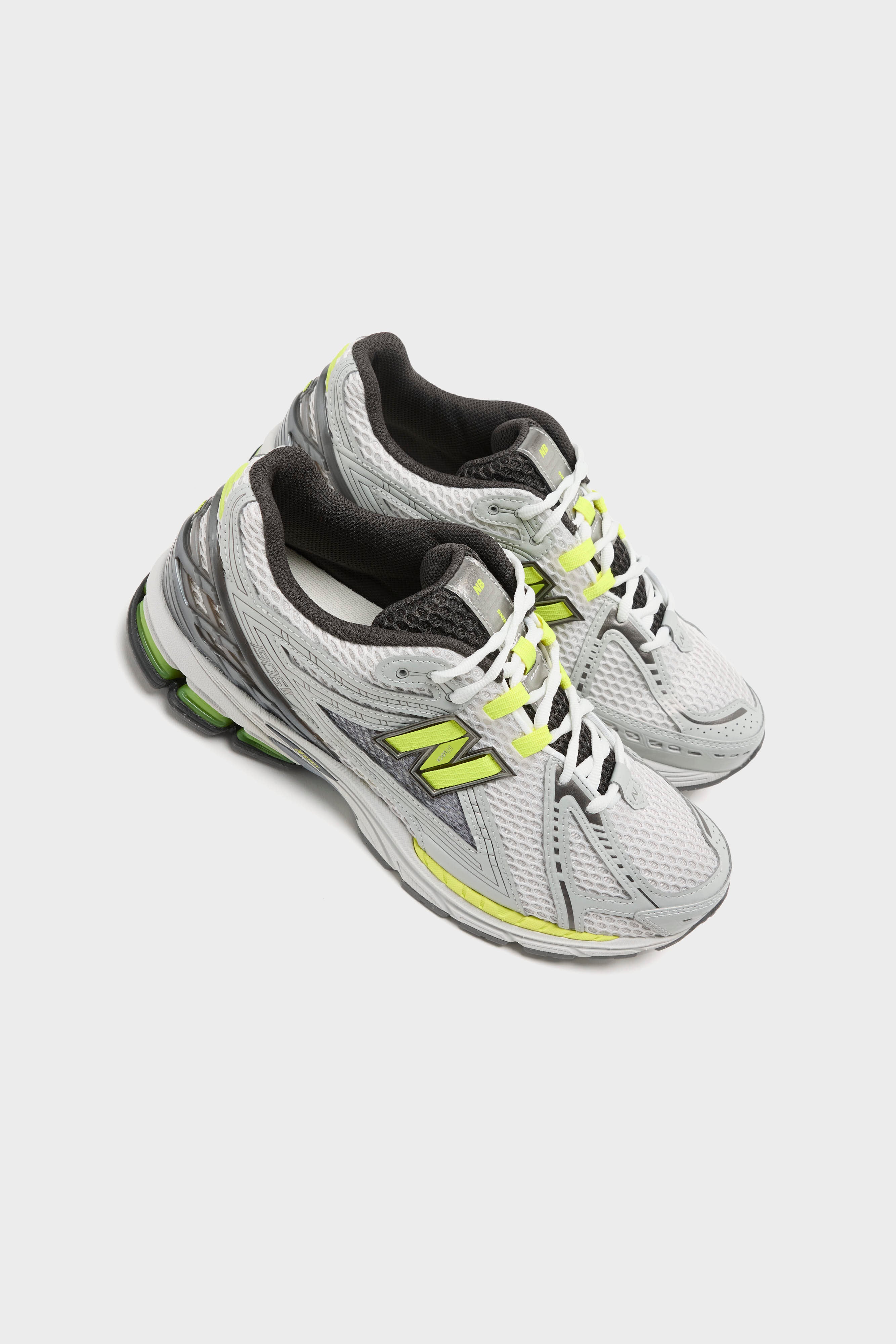 1906R pour Homme (261 / M / SILVER)